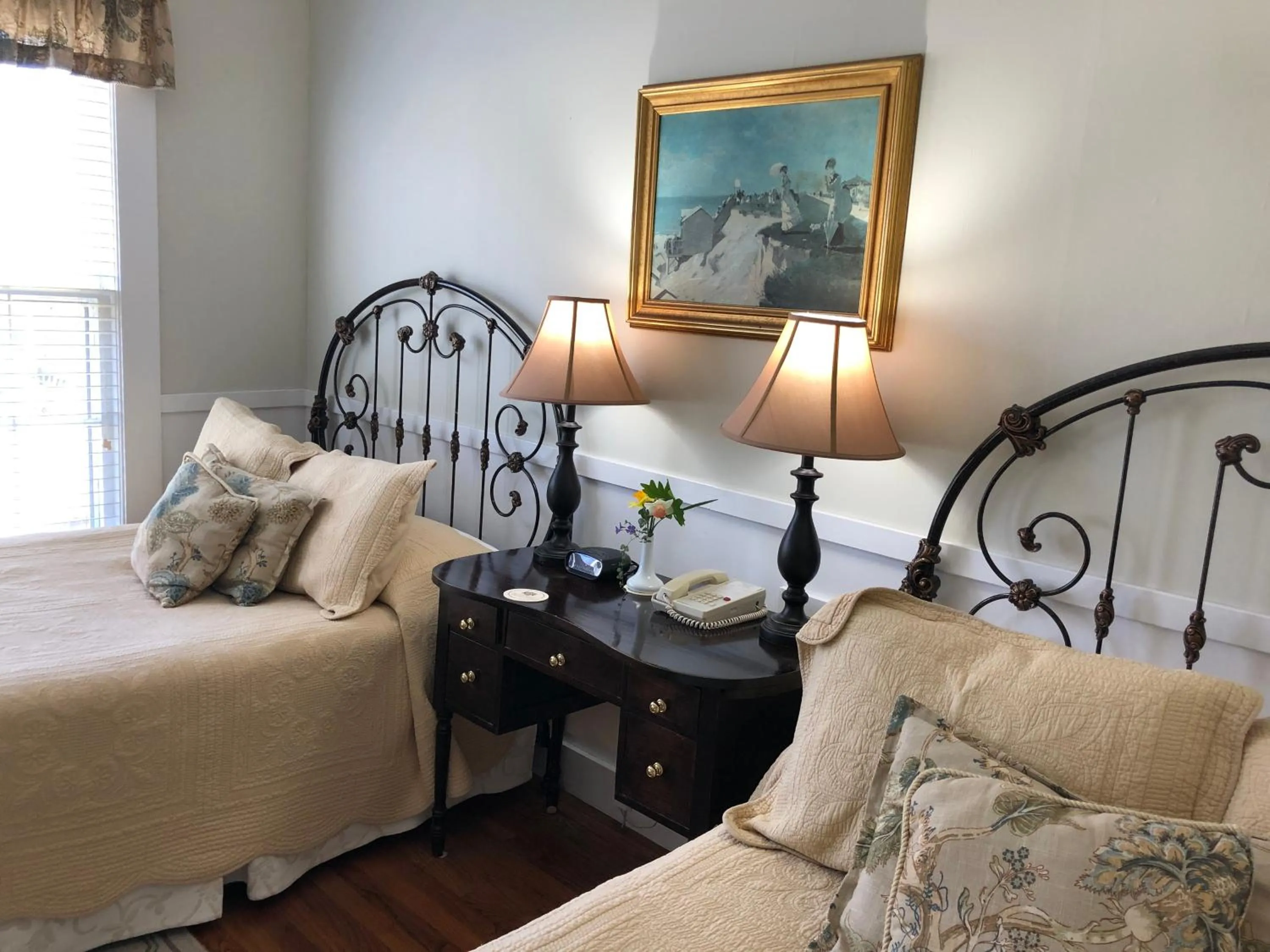 Bed in Queen Anne Inn