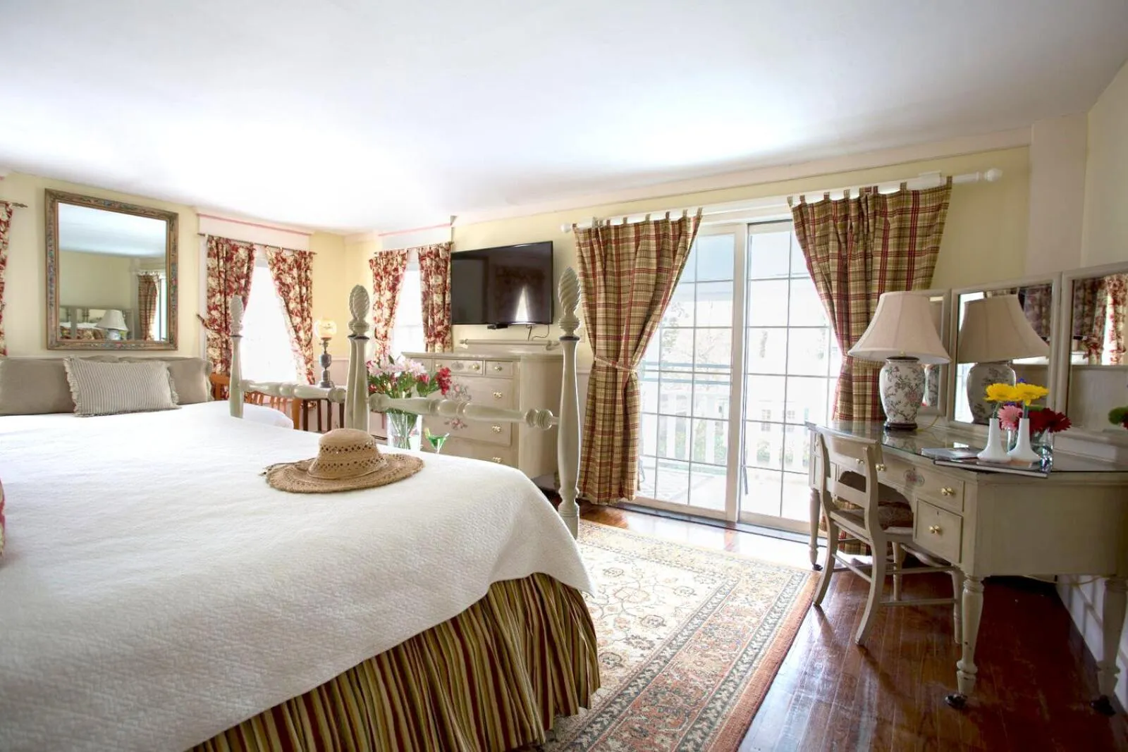 Bed in Queen Anne Inn