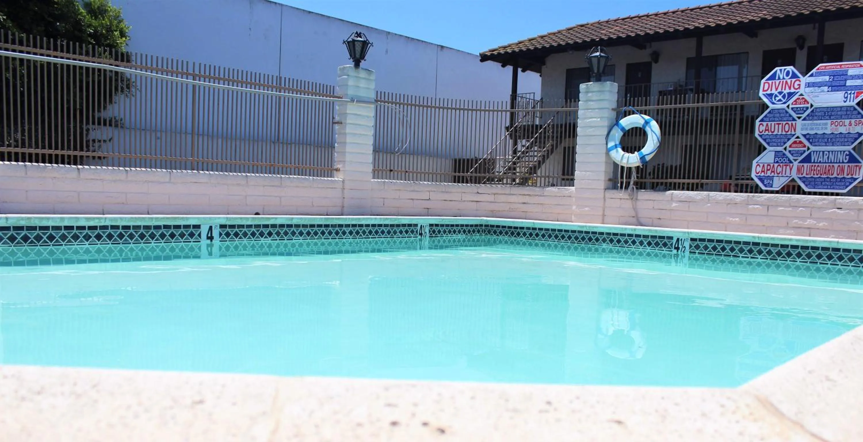 Pool view in Cozy Inn