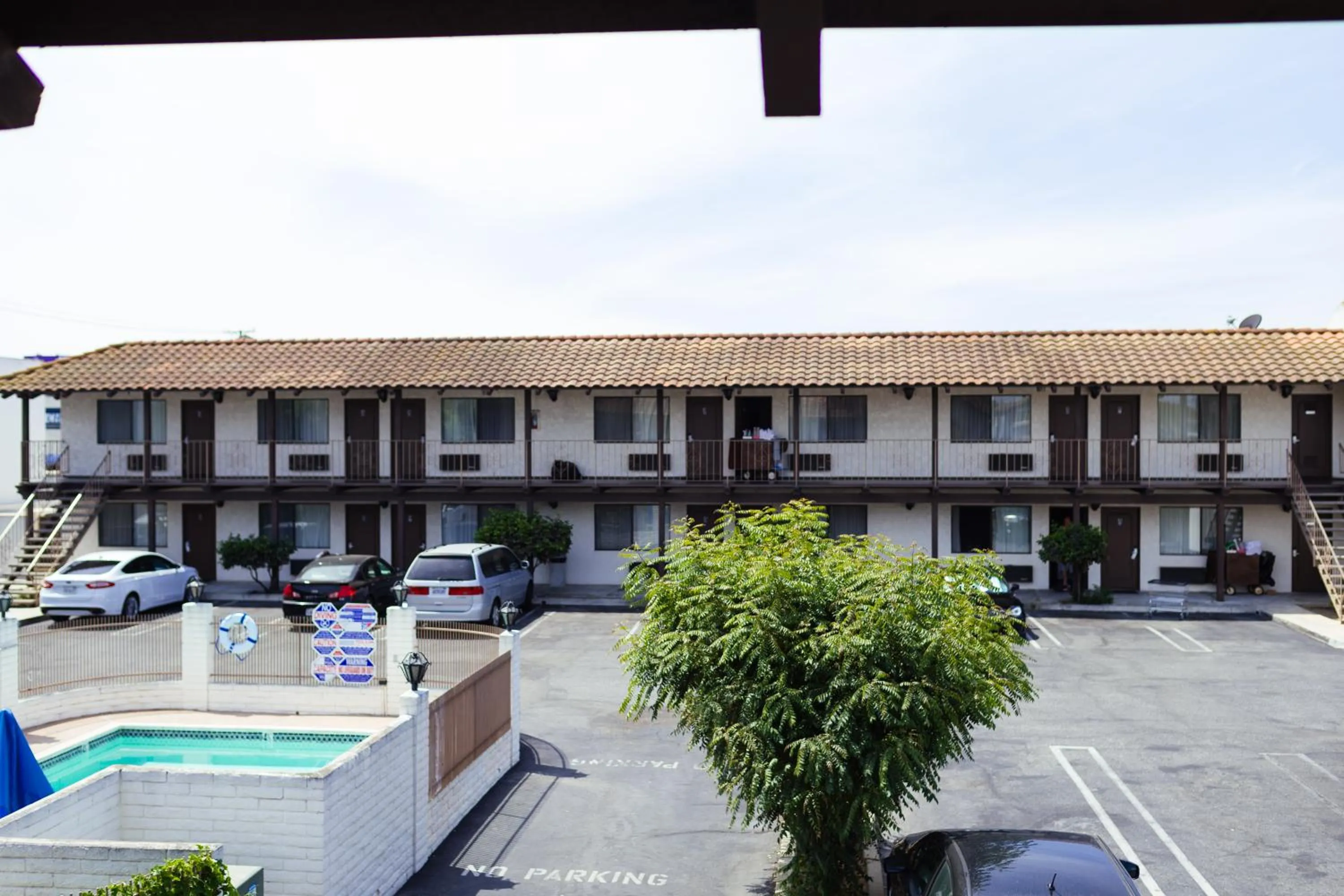 Pool view in Cozy Inn