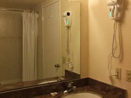 Bathroom in Cozy Inn