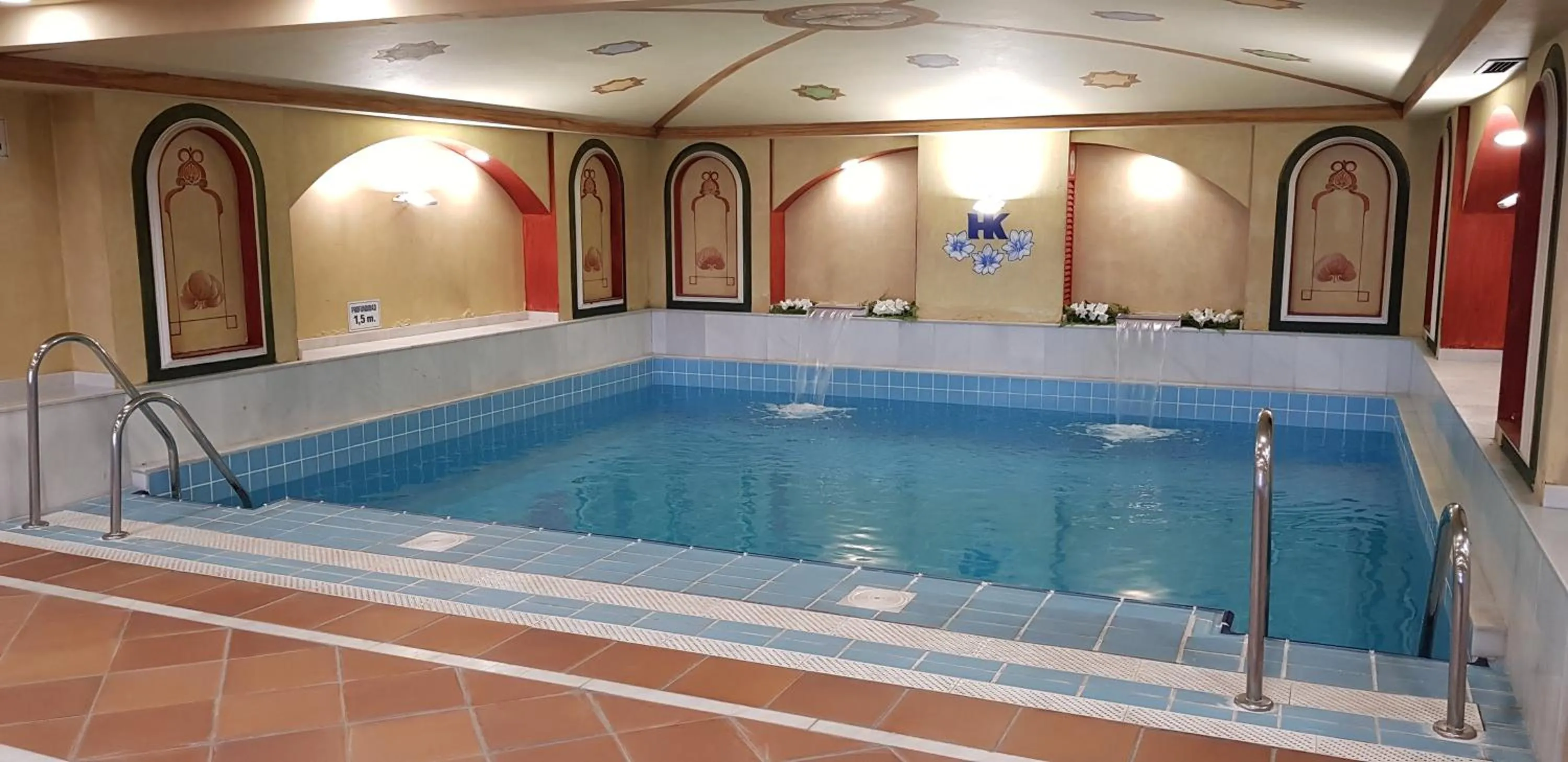 Swimming pool in Hotel Kenia Nevada