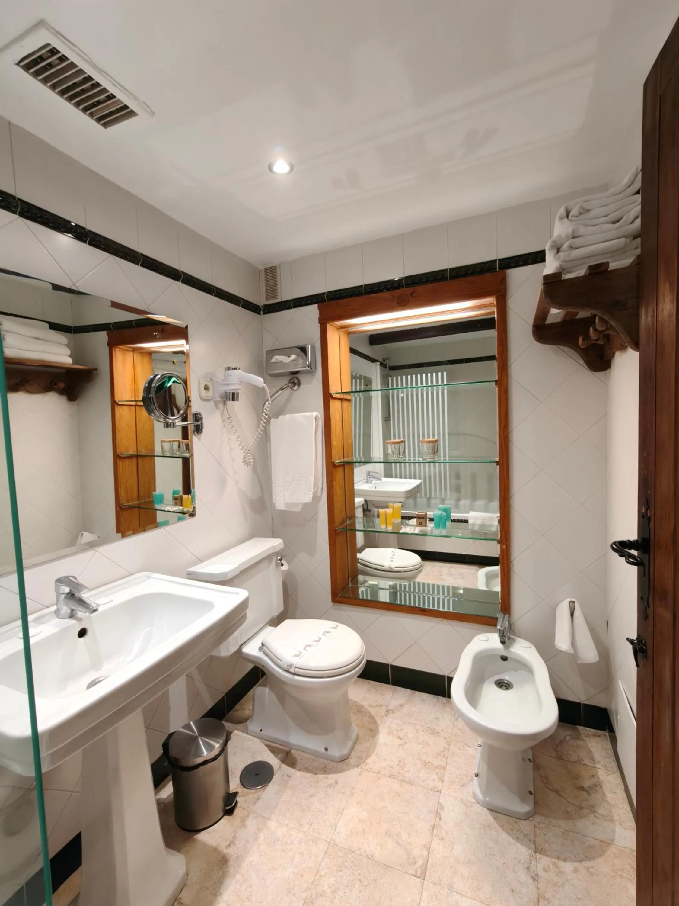 Toilet in Hotel Kenia Nevada