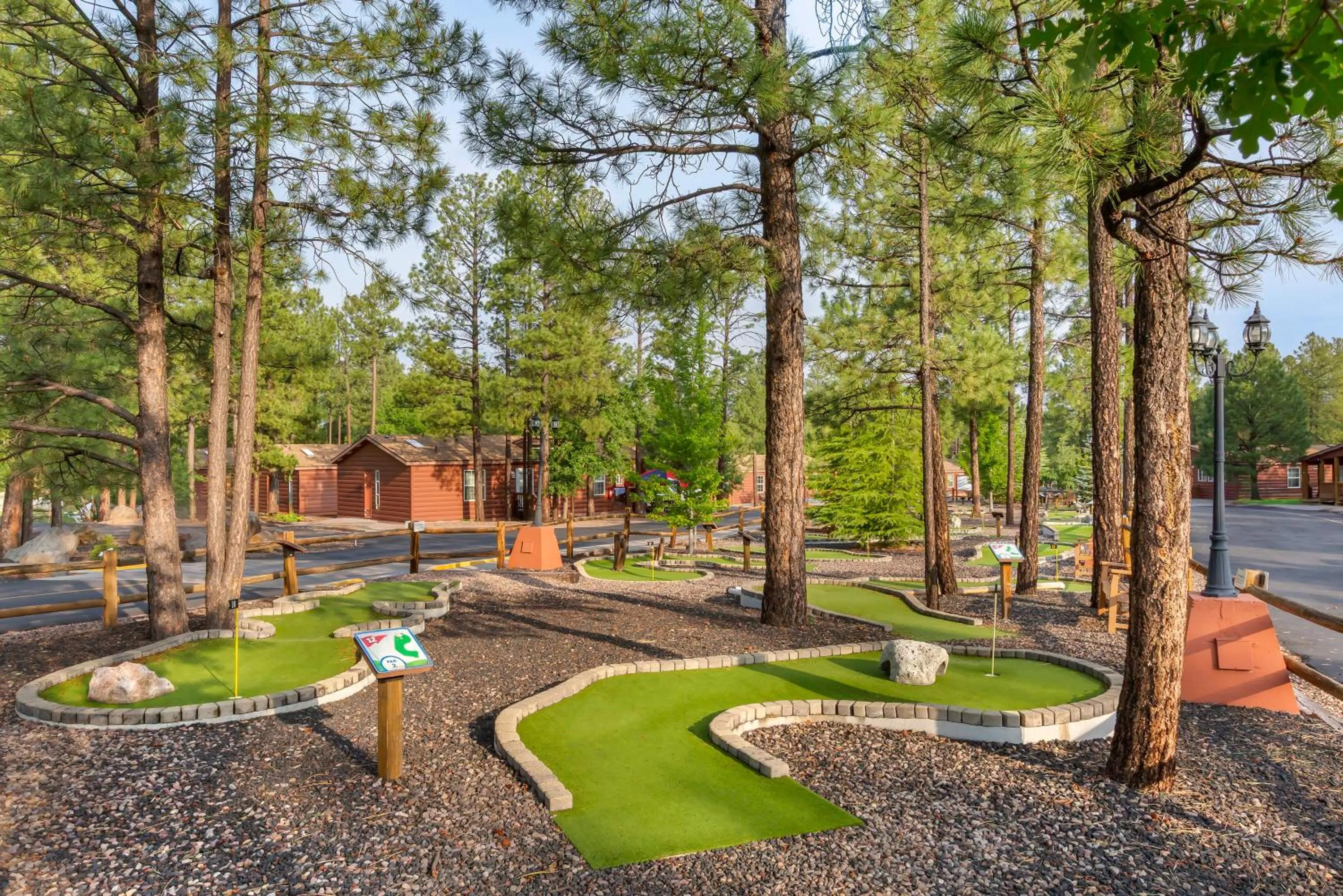 Minigolf in PVC at The Roundhouse Resort