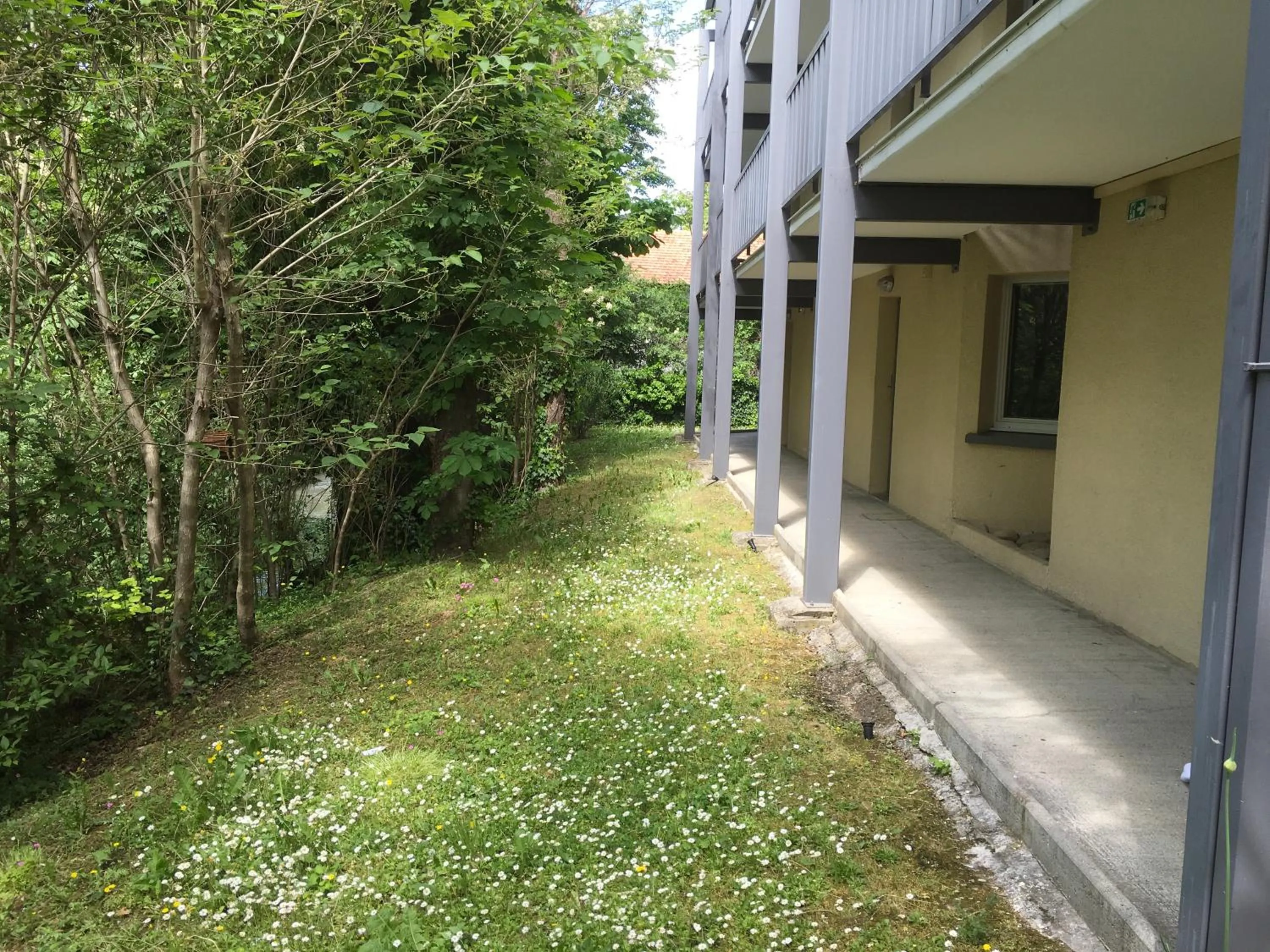 Property building in Hotel Bel Alp Manosque