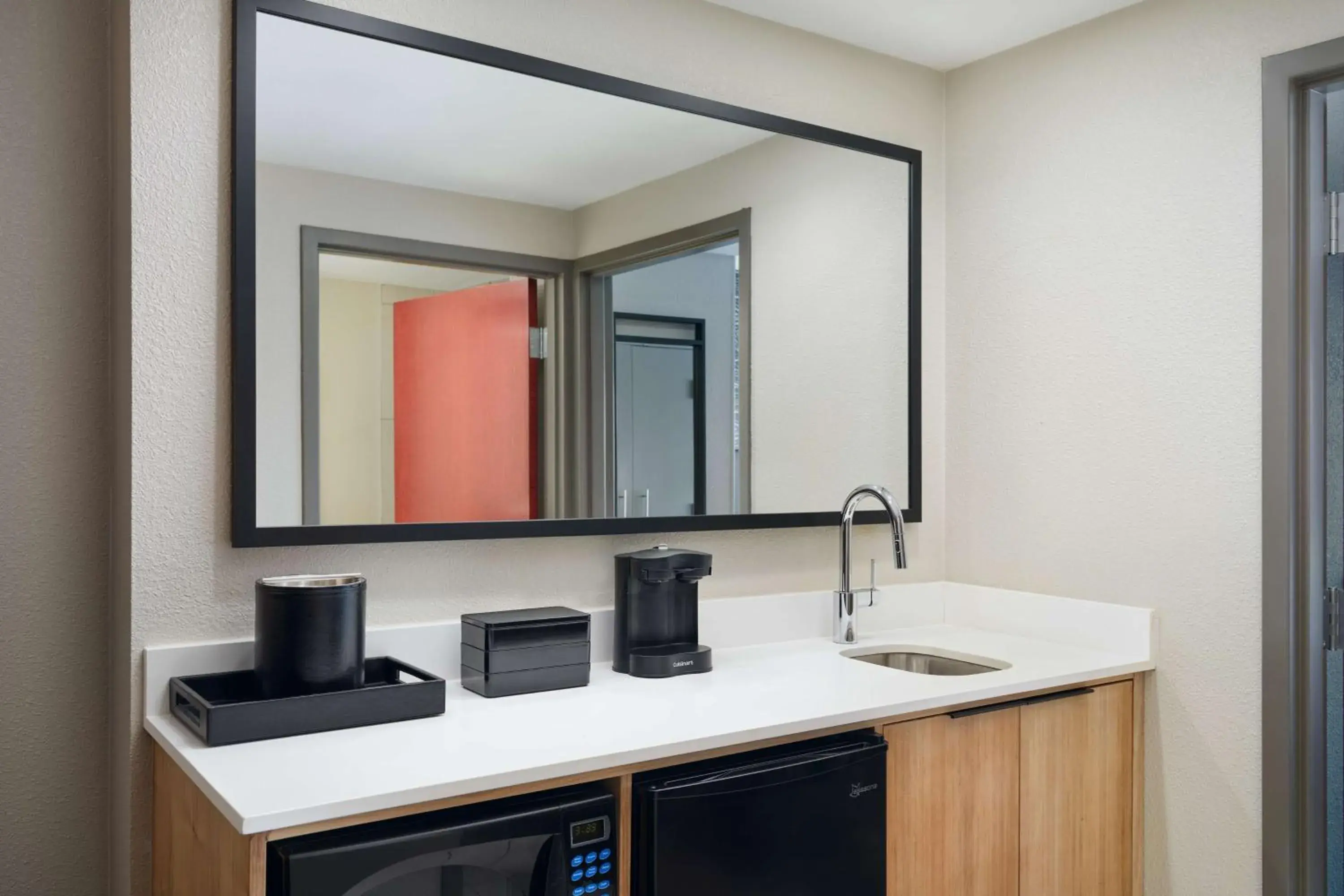 Premium Queen Room with Two Queen Beds in Embassy Suites by Hilton Hampton Convention Center Premium Queen Room with Two Queen Beds in Embassy Suites by Hilton Hampton Convention Center