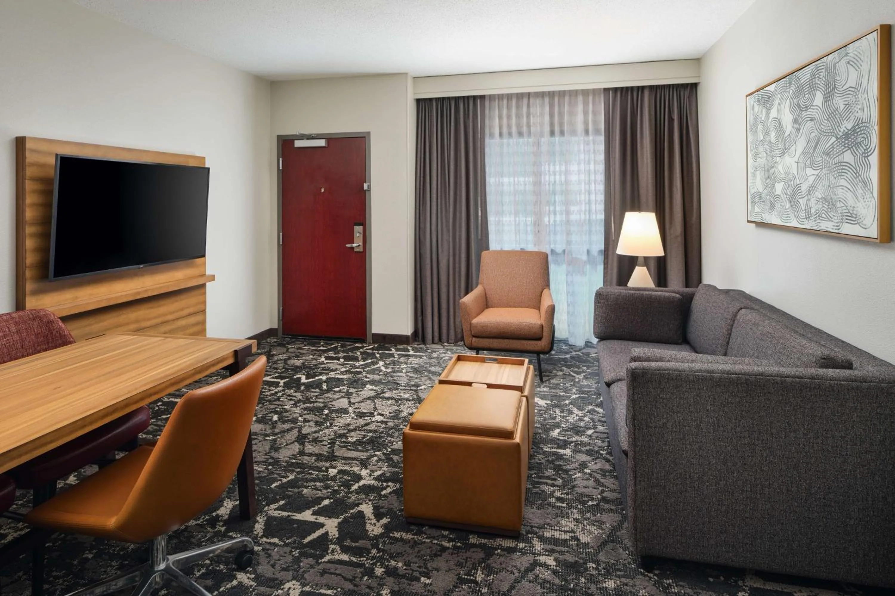 Living room in Embassy Suites by Hilton Hampton Convention Center