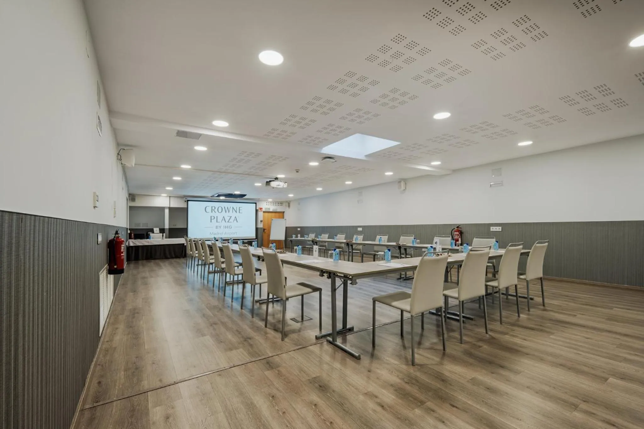 Meeting/conference room in Hotel Crowne Plaza Madrid Airport