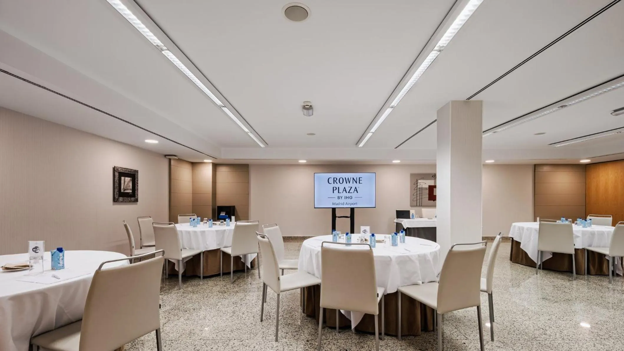 Meeting/conference room in Hotel Crowne Plaza Madrid Airport