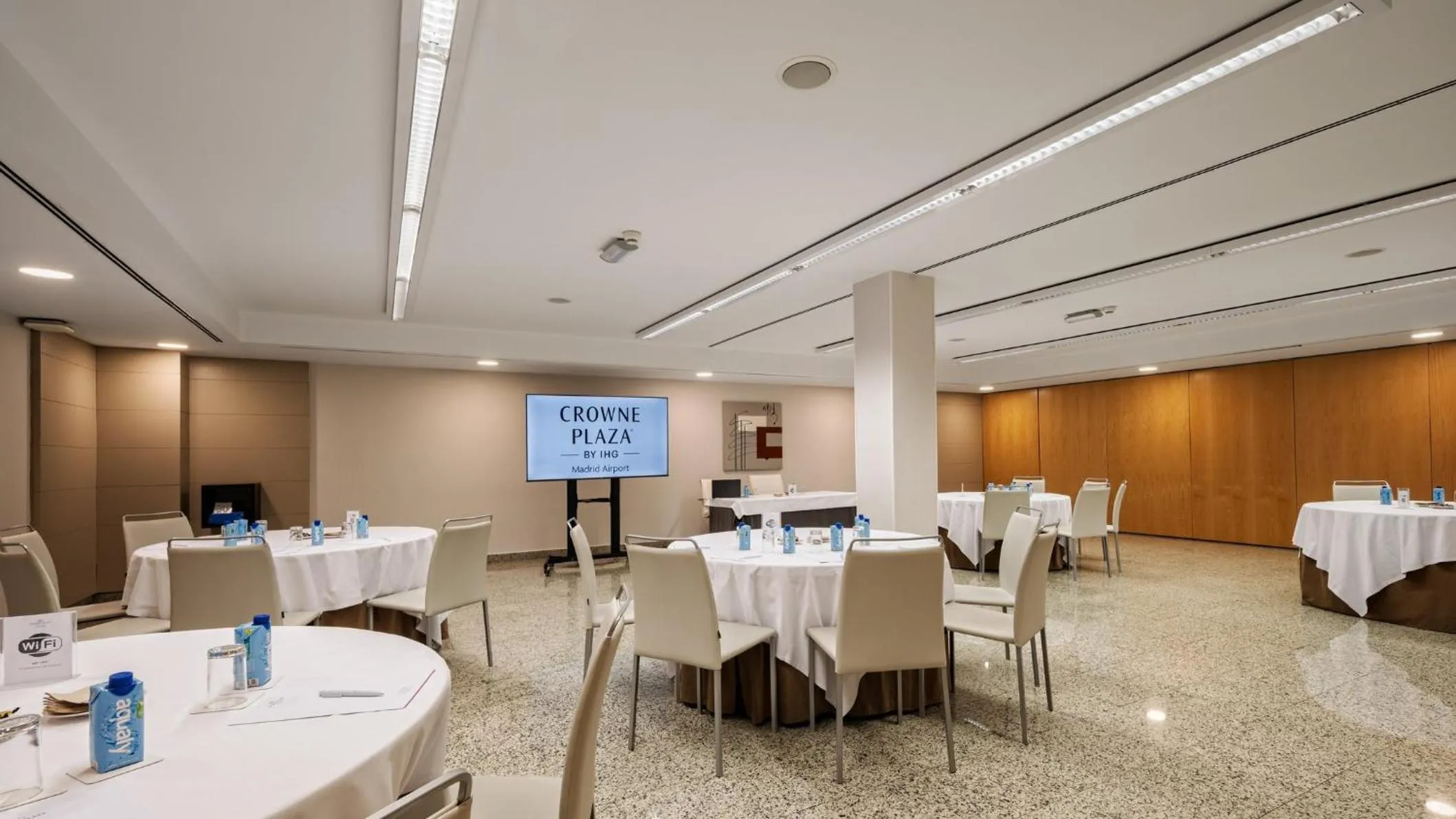 Meeting/conference room in Hotel Crowne Plaza Madrid Airport