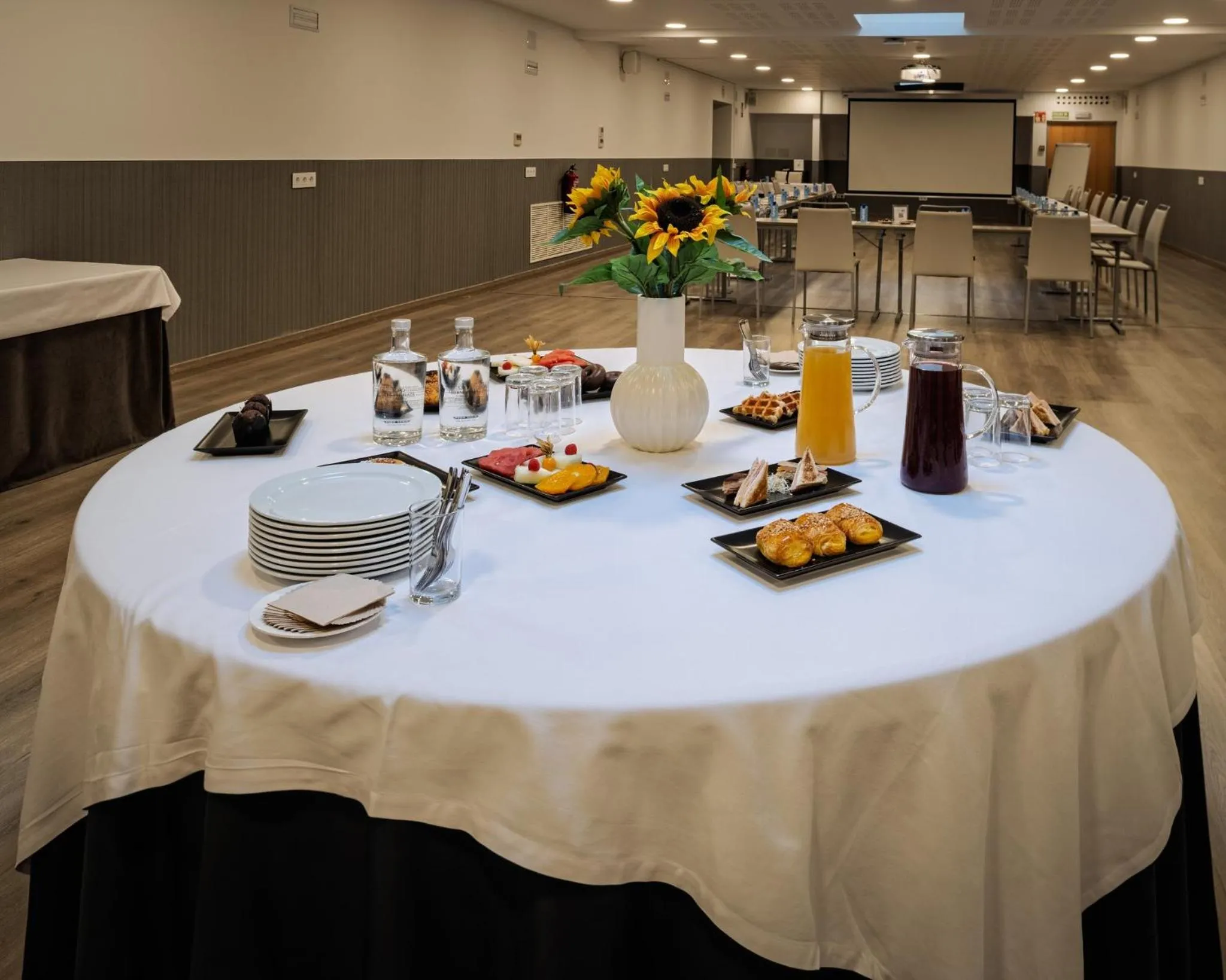 Meeting/conference room in Hotel Crowne Plaza Madrid Airport