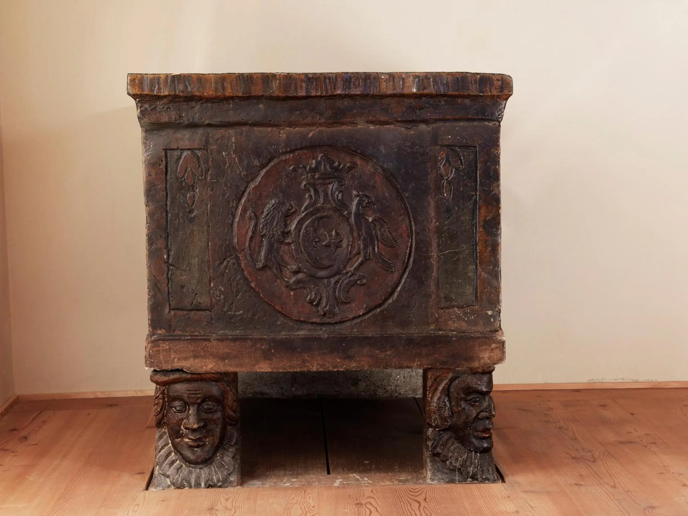 Decorative detail in Jugendherberge Trin