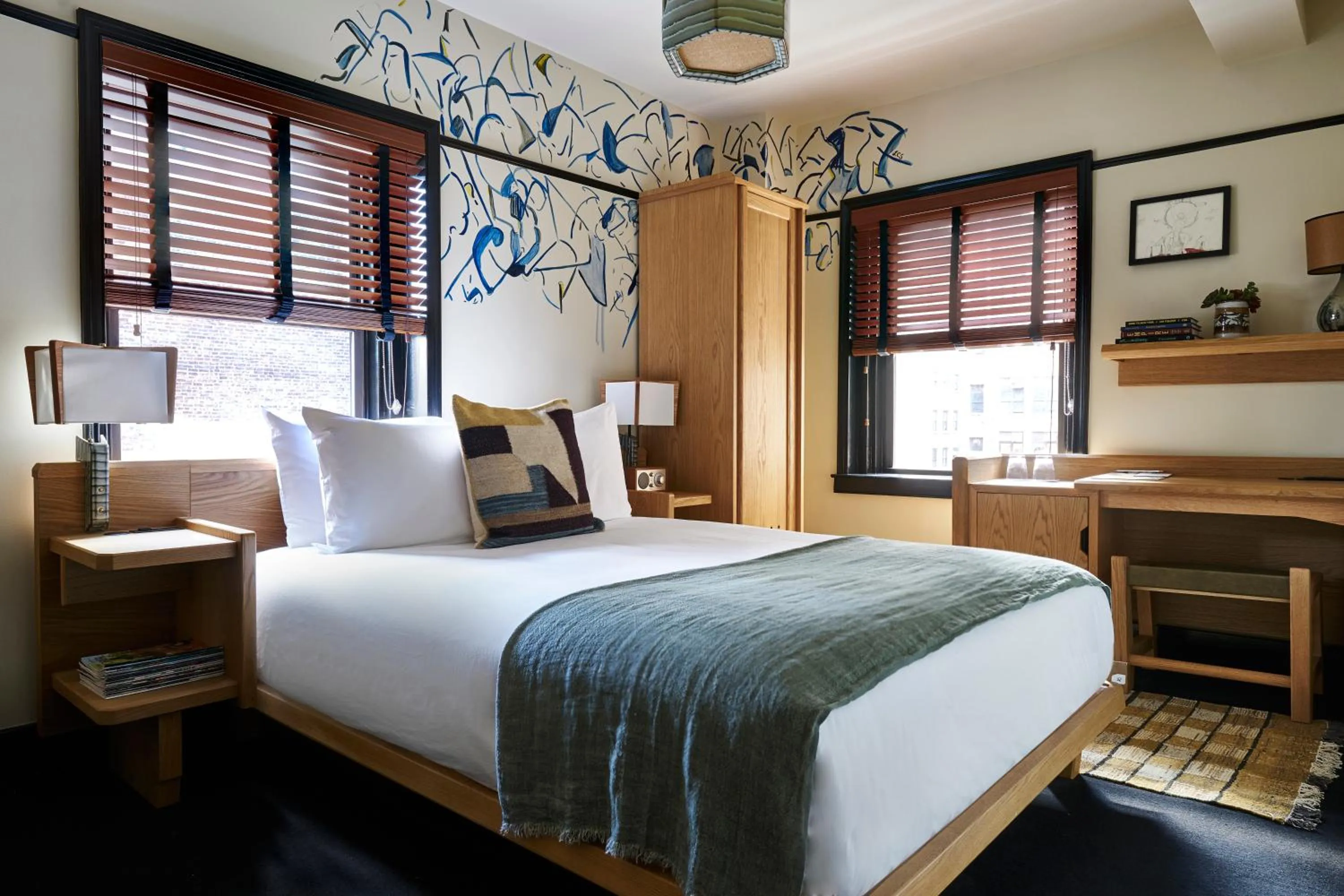 Photo of the whole room, Bed in Freehand New York