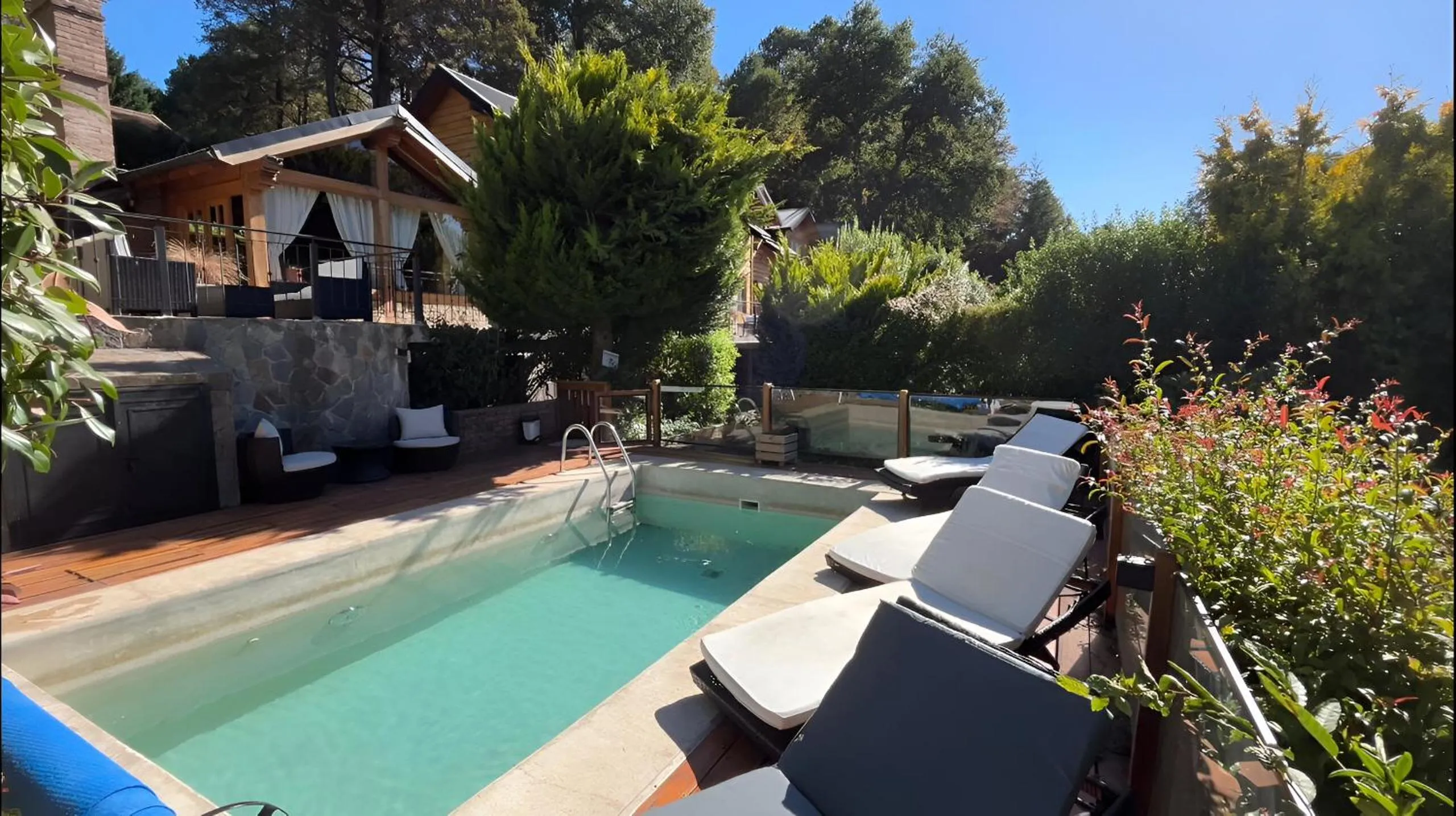 Property building in Las Cumbres Apart & Suites