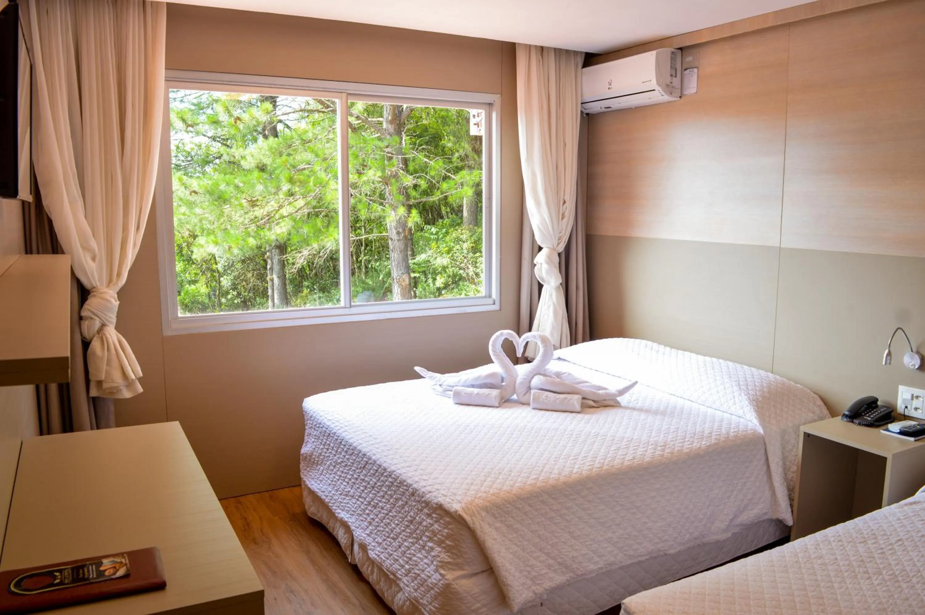 Bed in Sky Valle Hotel