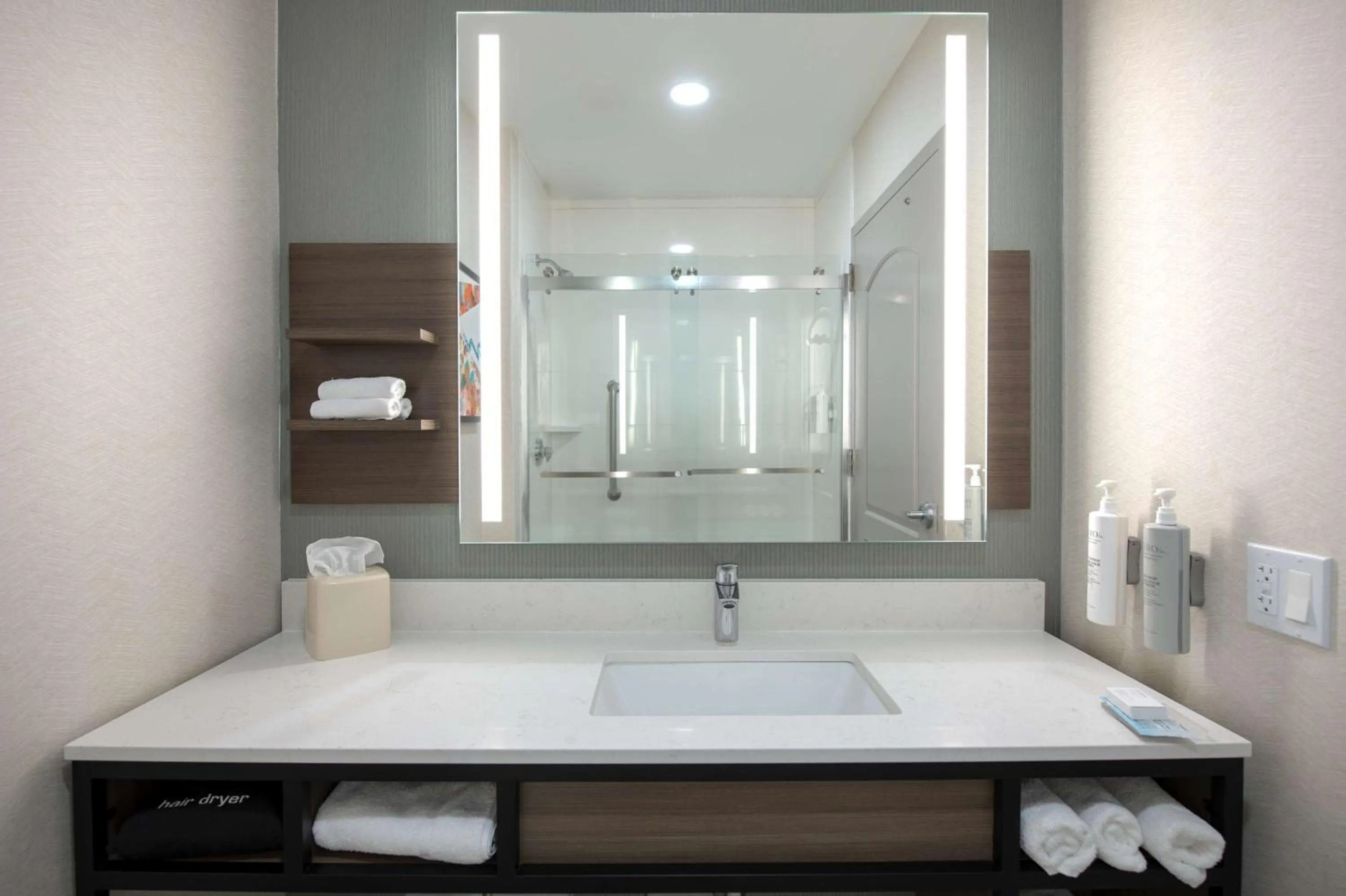 Bathroom in Hilton Garden Inn Newport News