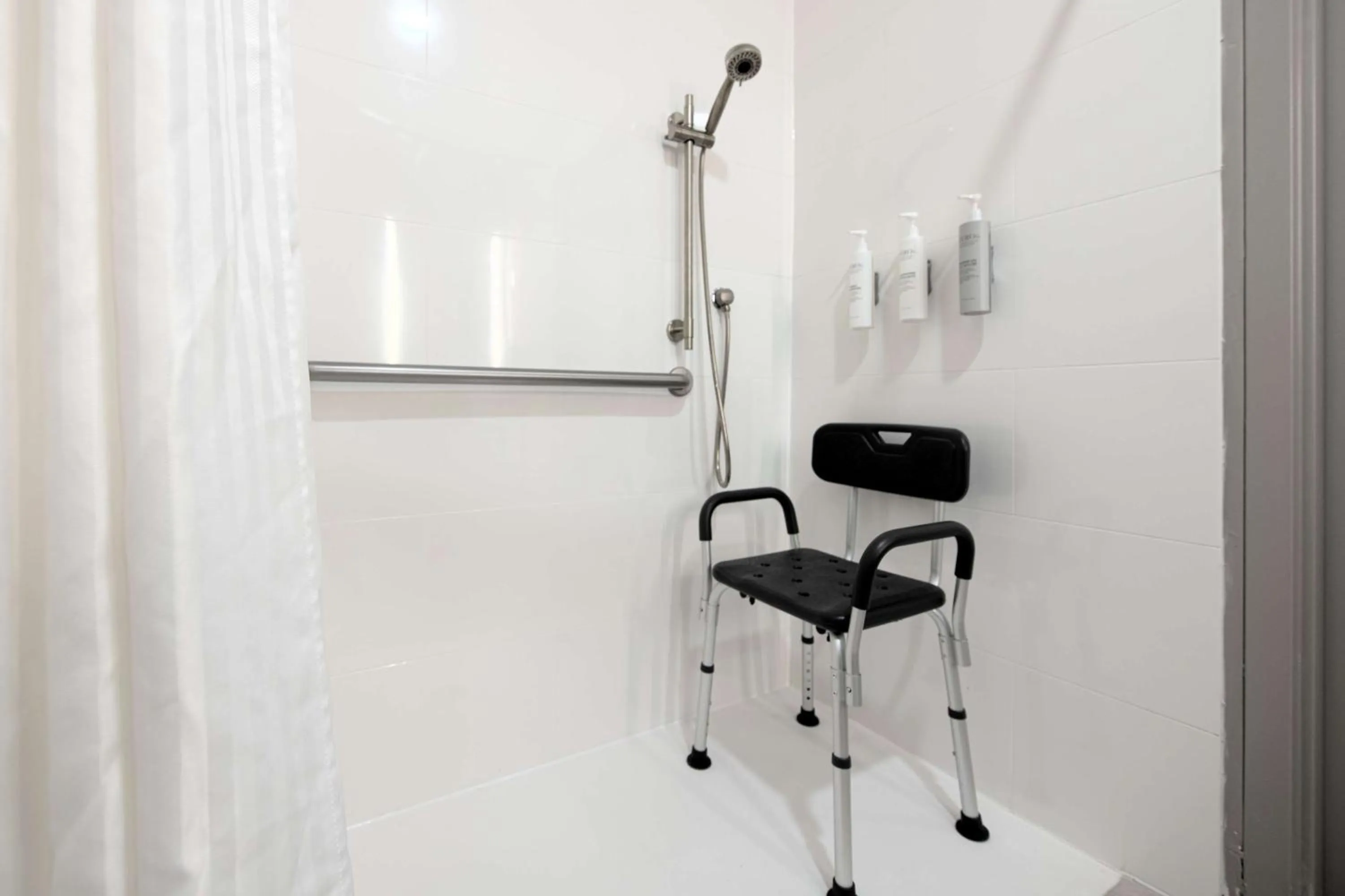 Bathroom in Hilton Garden Inn Newport News