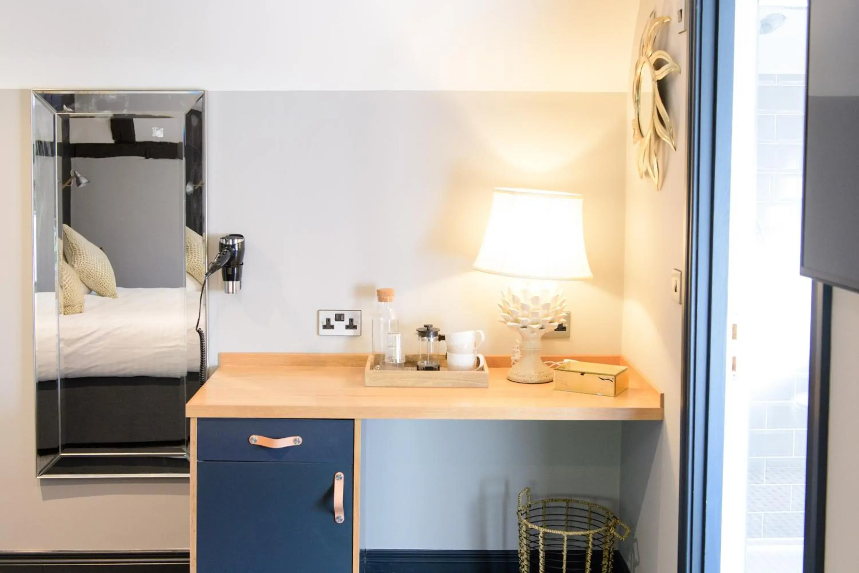 Deluxe Twin Room in The White Horse Deluxe Twin Room in The White Horse