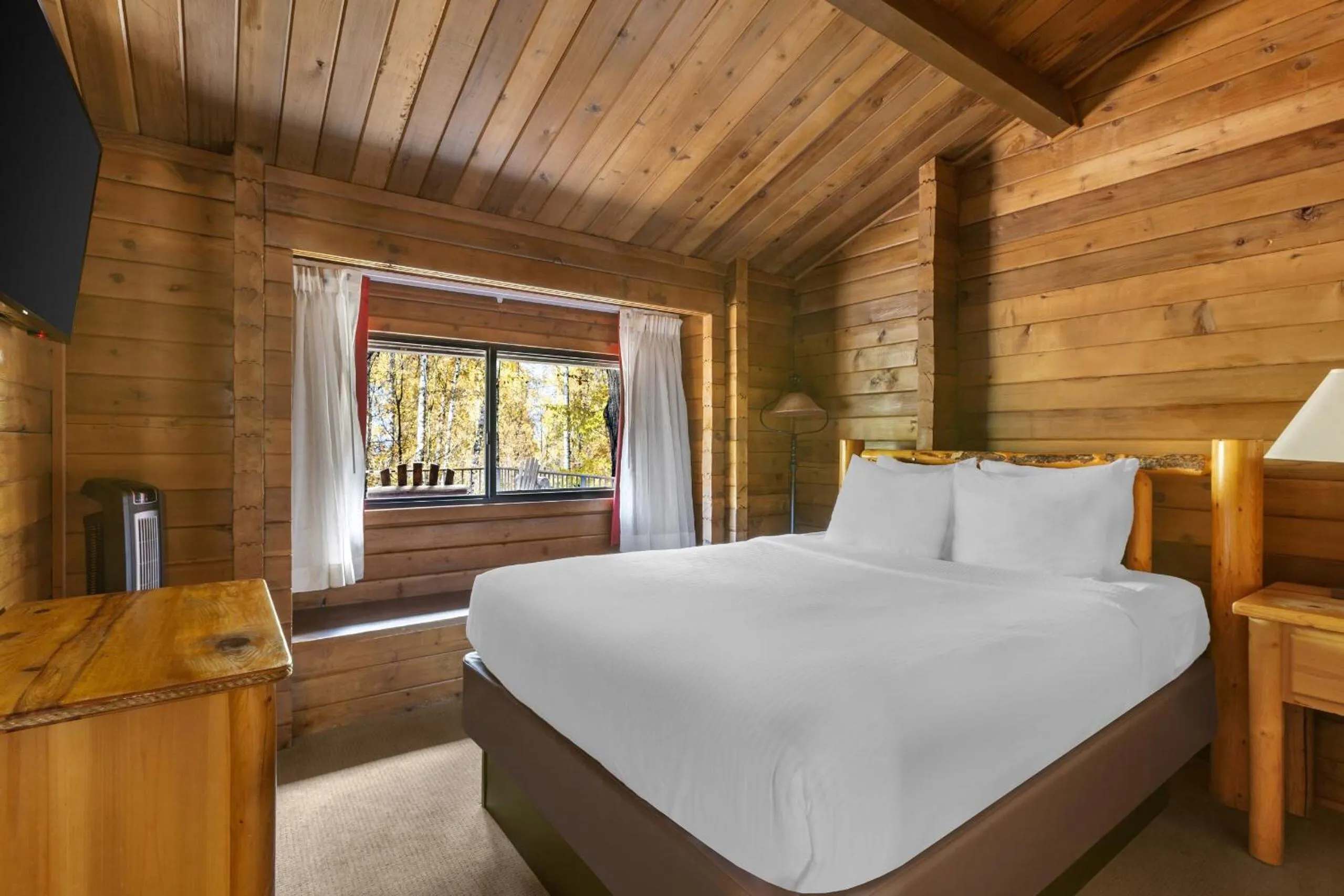 Bedroom, Bed in Kohl's Ranch Lodge
