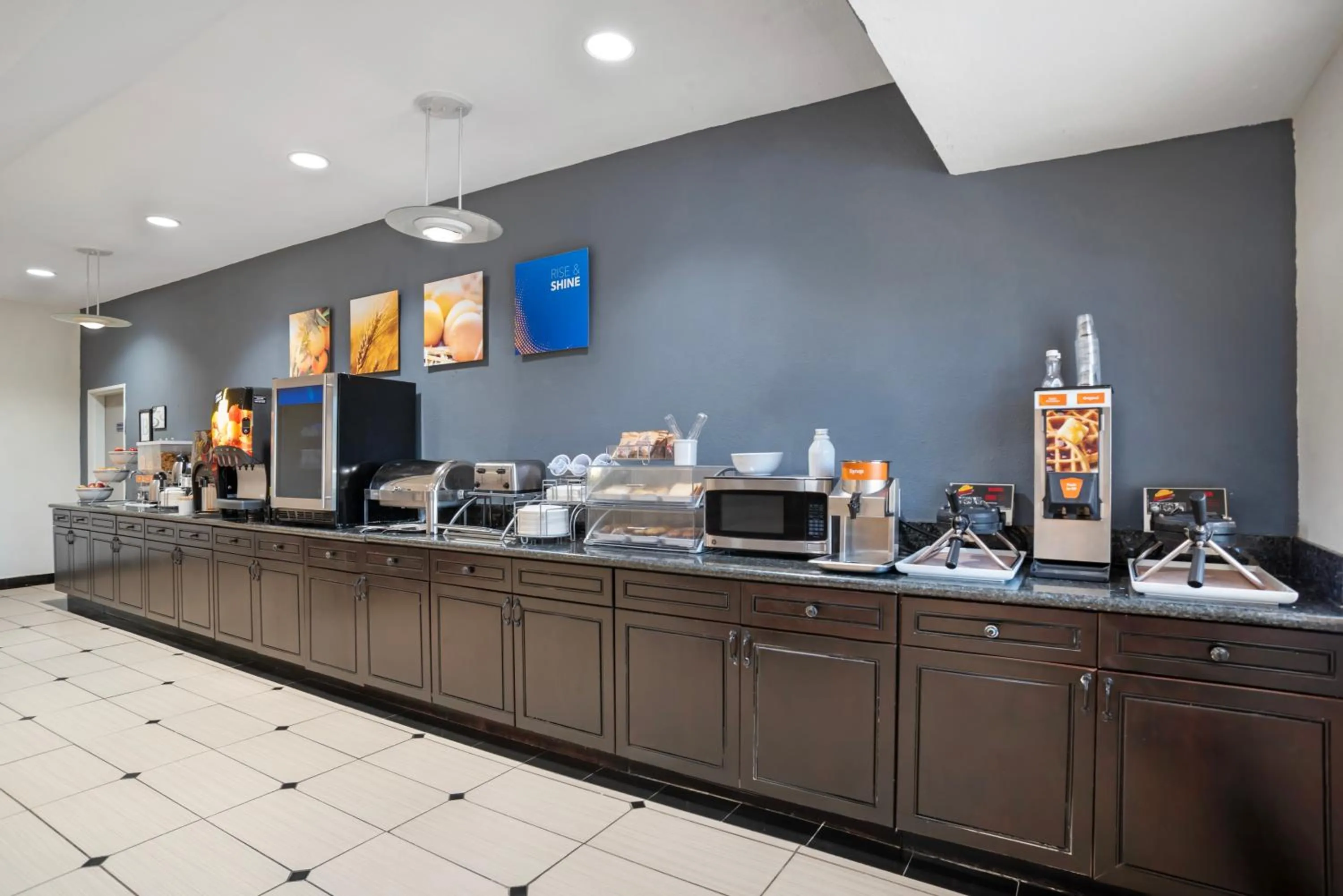 Food and drinks in Comfort Inn & Suites Crystal Inn Sportsplex