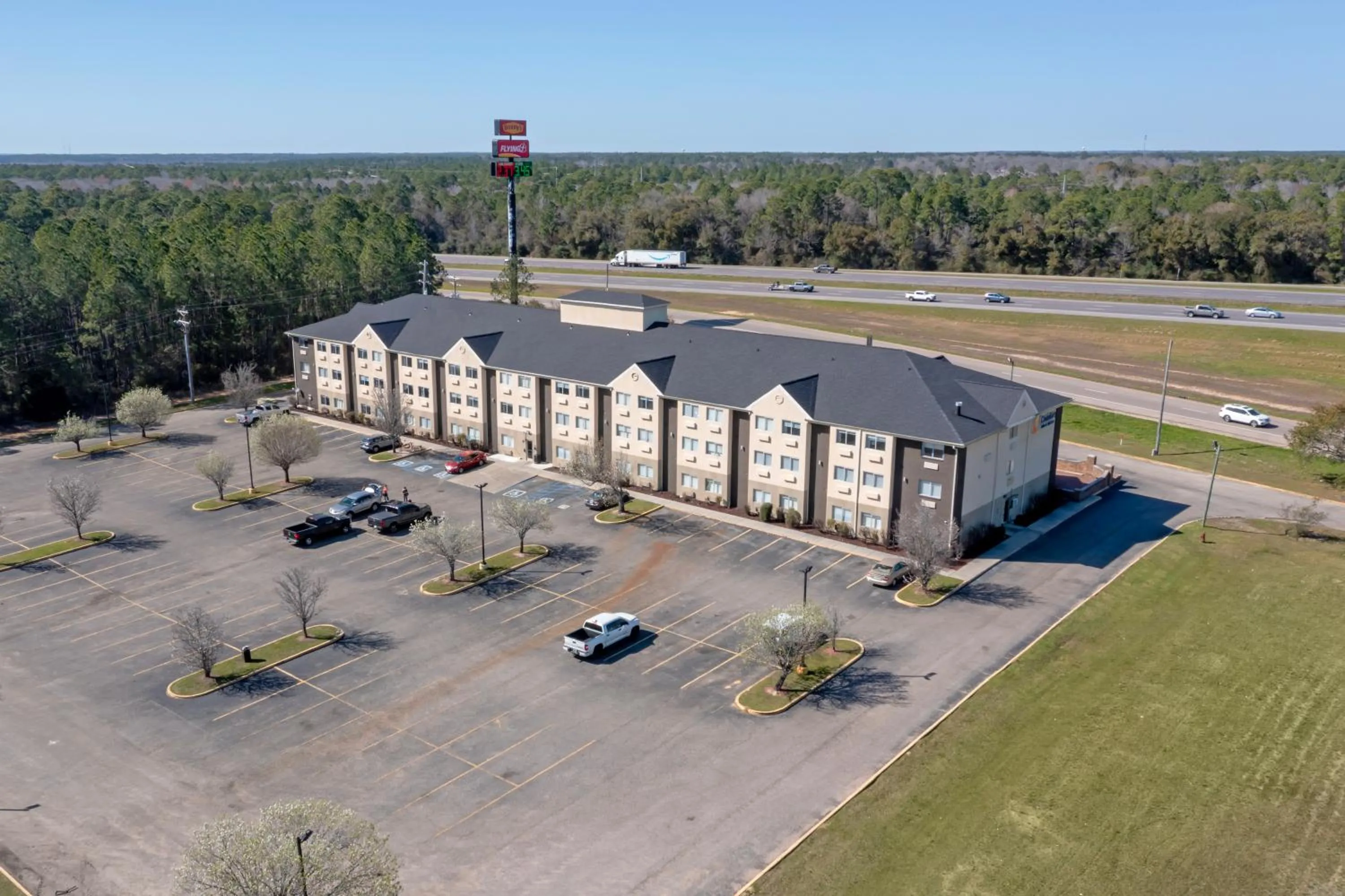 Property building in Comfort Inn & Suites Crystal Inn Sportsplex