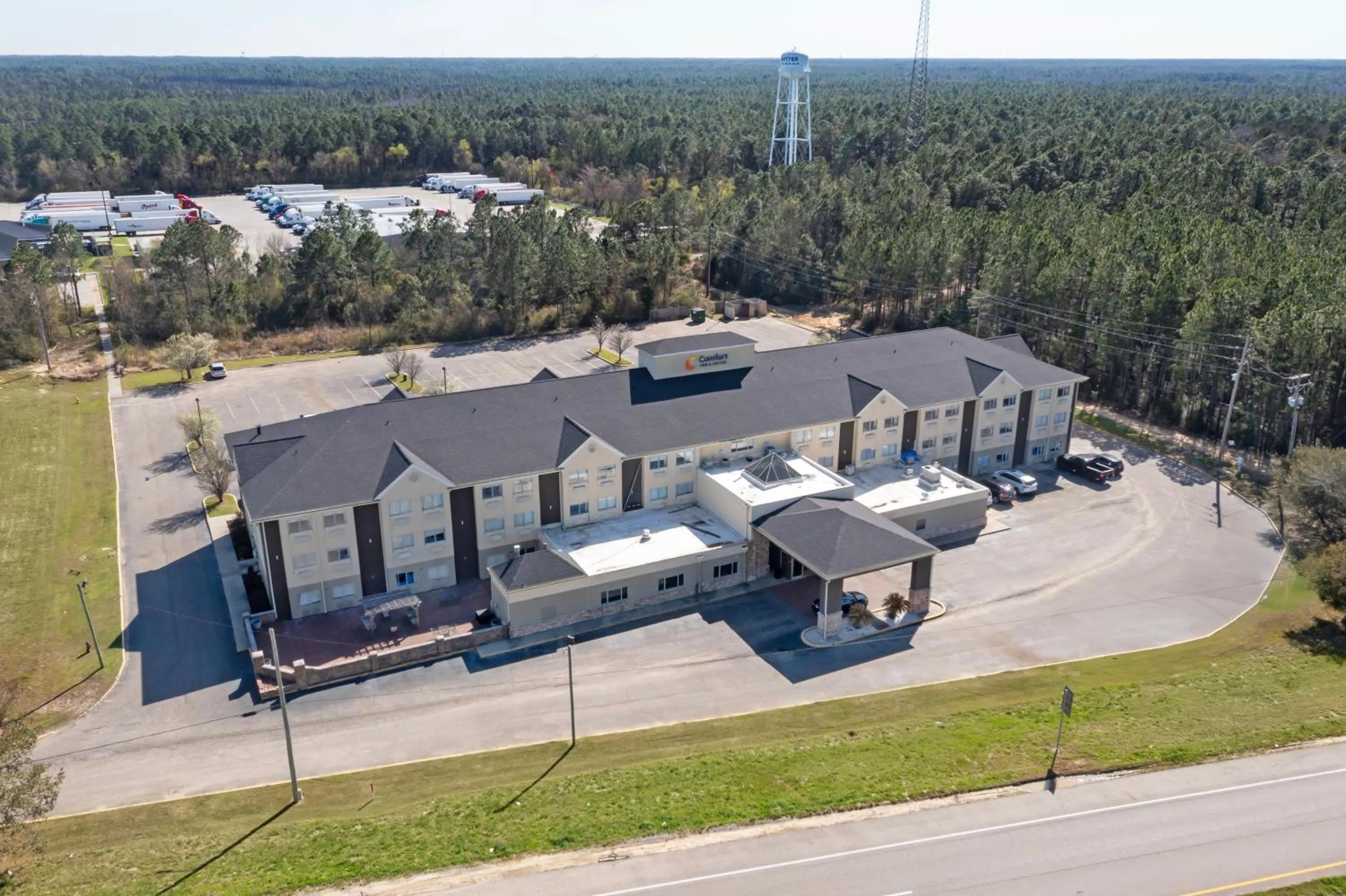 Property building in Comfort Inn & Suites Crystal Inn Sportsplex