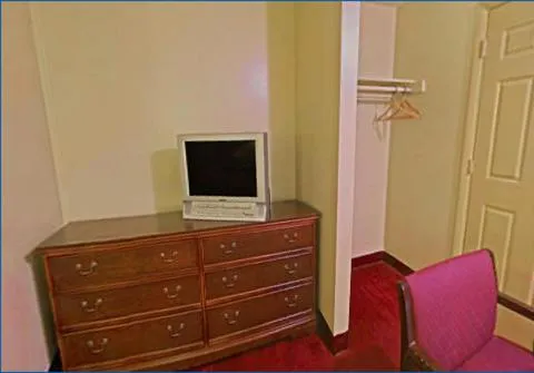 Decorative detail in Rumford Motor Inn