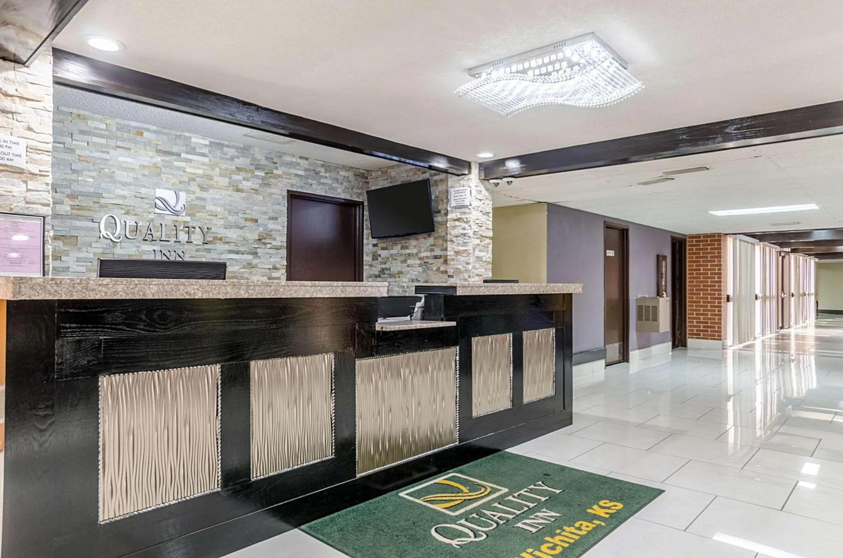 Lobby or reception in Quality Inn South