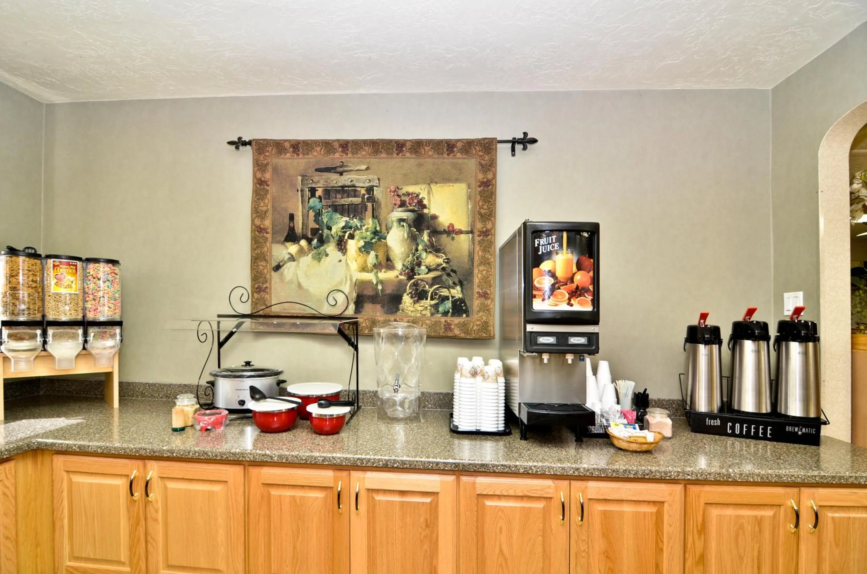Coffee/tea facilities in Abbey Inn Cedar City