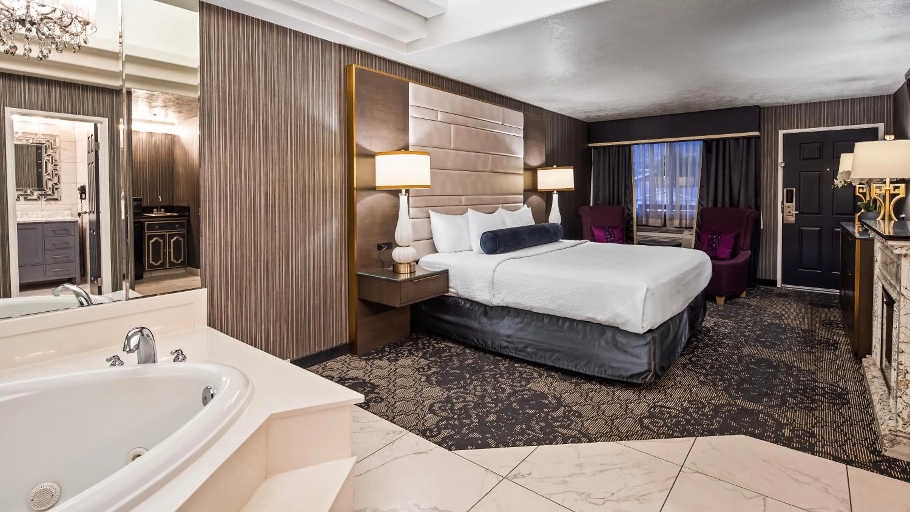 Bed in Abbey Inn Cedar City