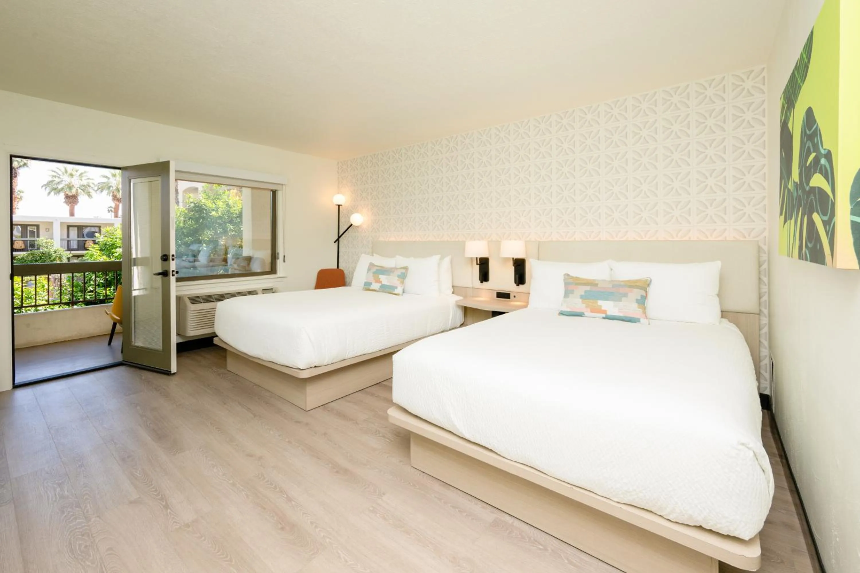 Bed in Palm Mountain Resort & Spa