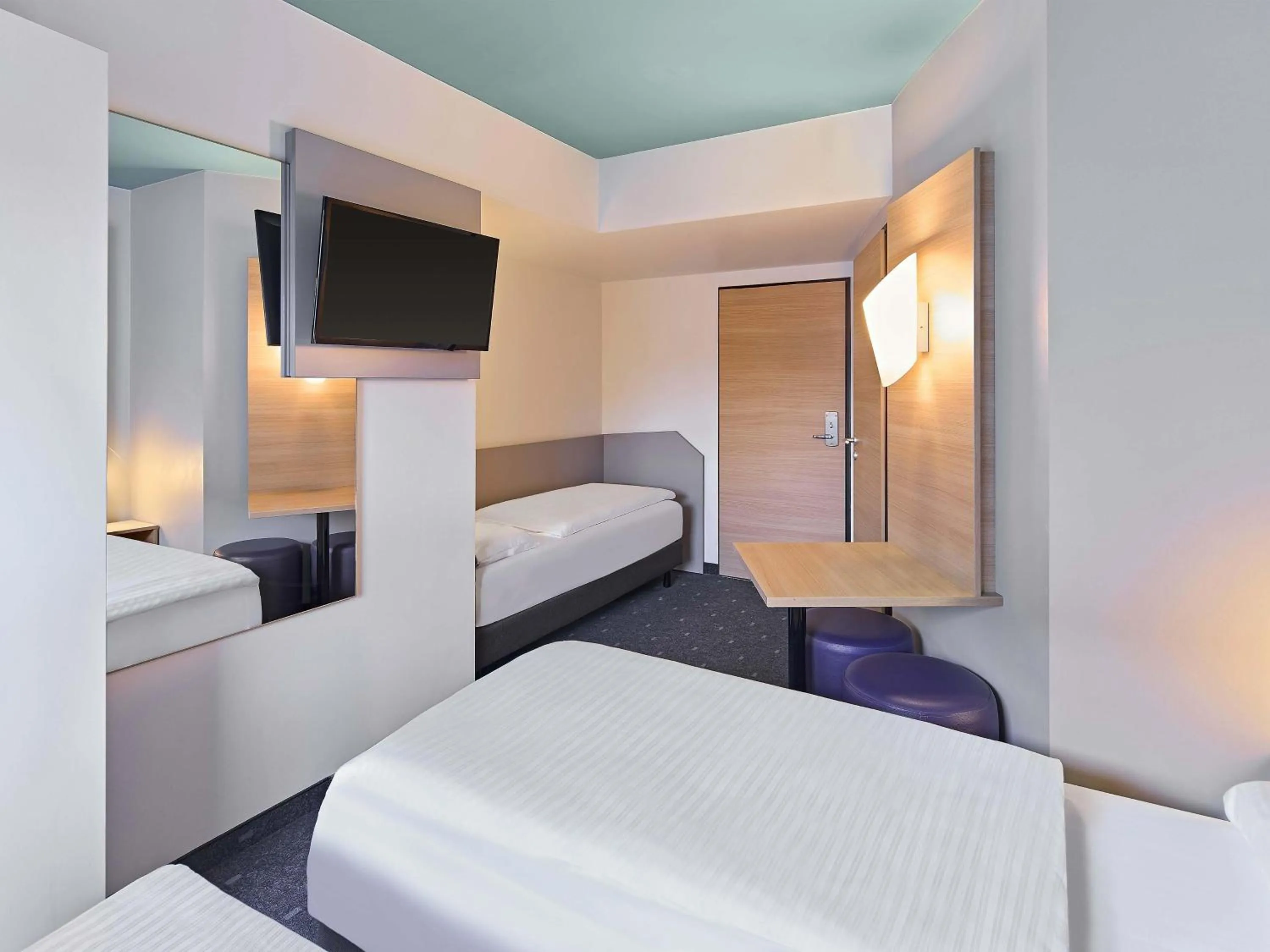 Photo of the whole room, Bed in B&B Hotel Dortmund-City