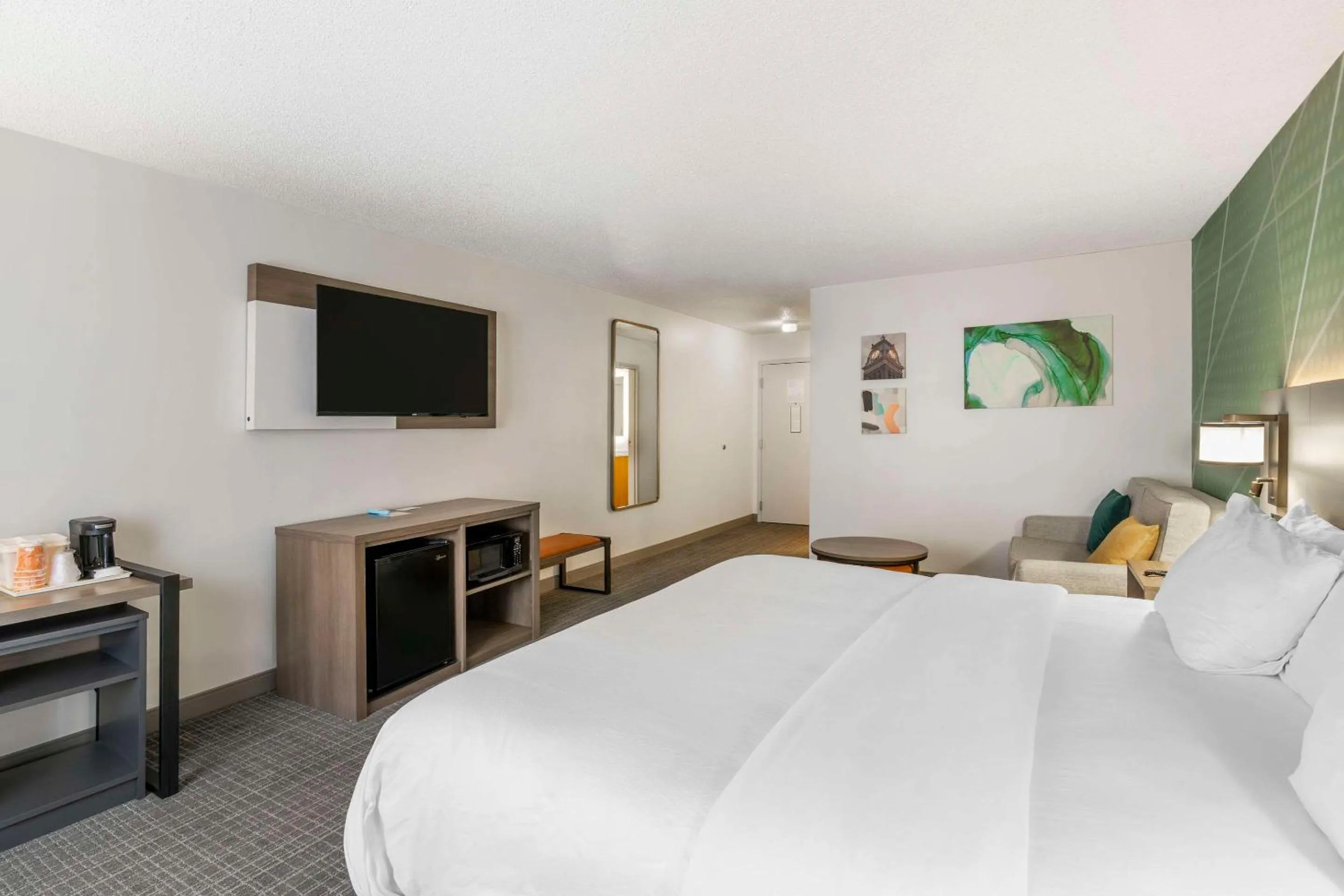 Bedroom, Bed in Comfort Inn & Suites Louisville Airport Fair & Expo