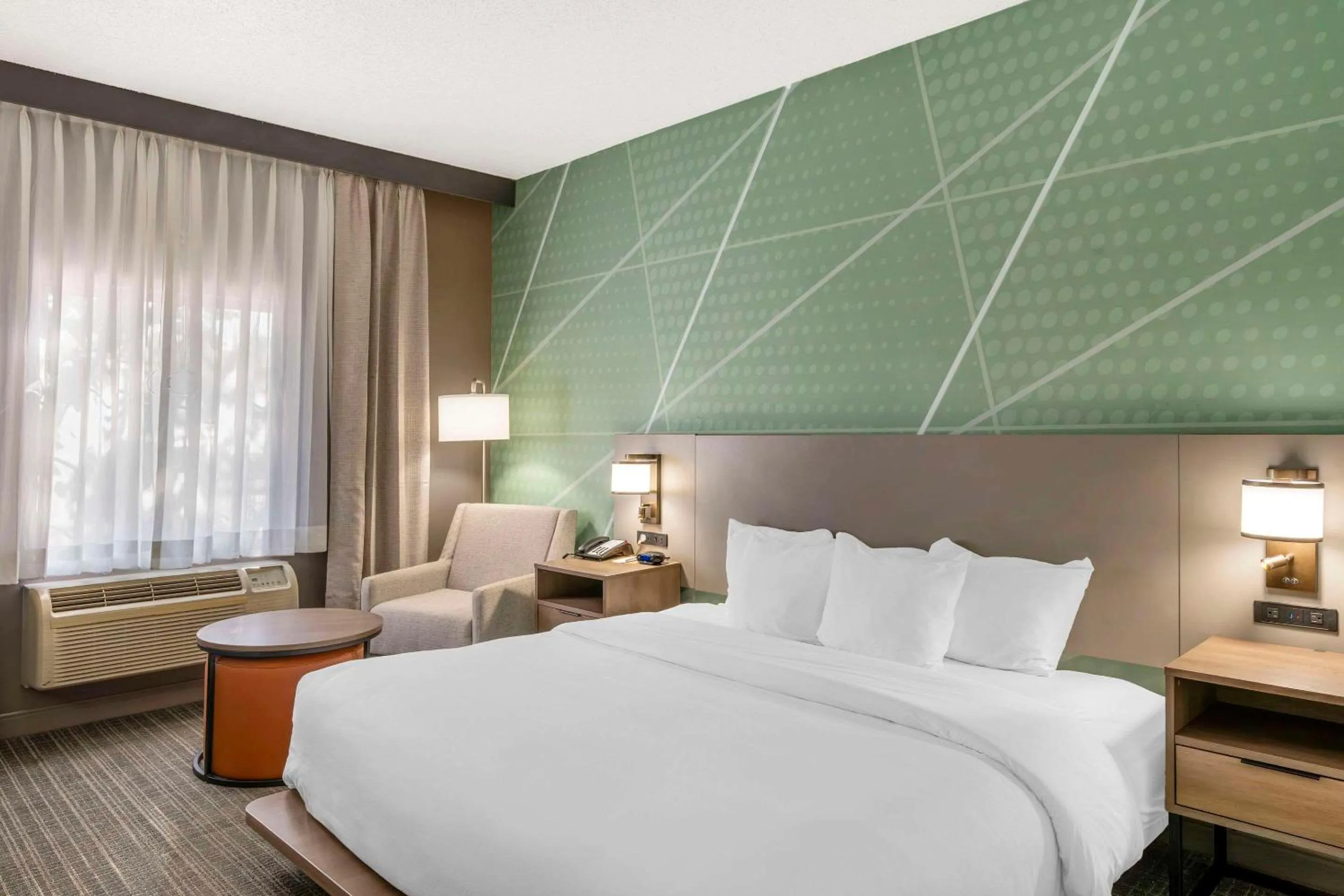 Bedroom, Bed in Comfort Inn & Suites Louisville Airport Fair & Expo