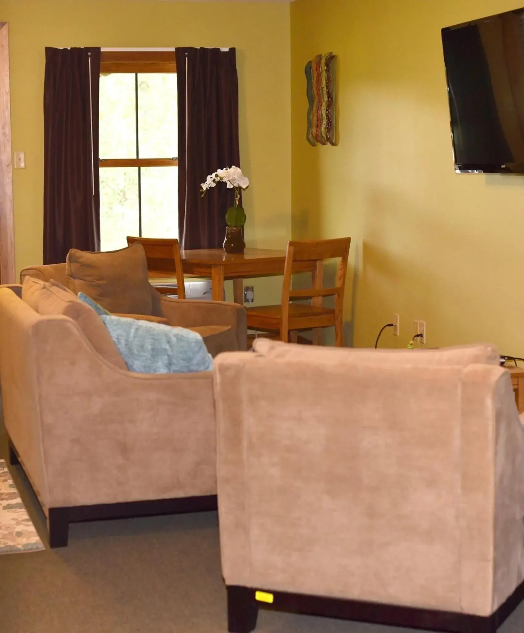 Queen Suite in Champions Black Bear Lodge Queen Suite in Champions Black Bear Lodge