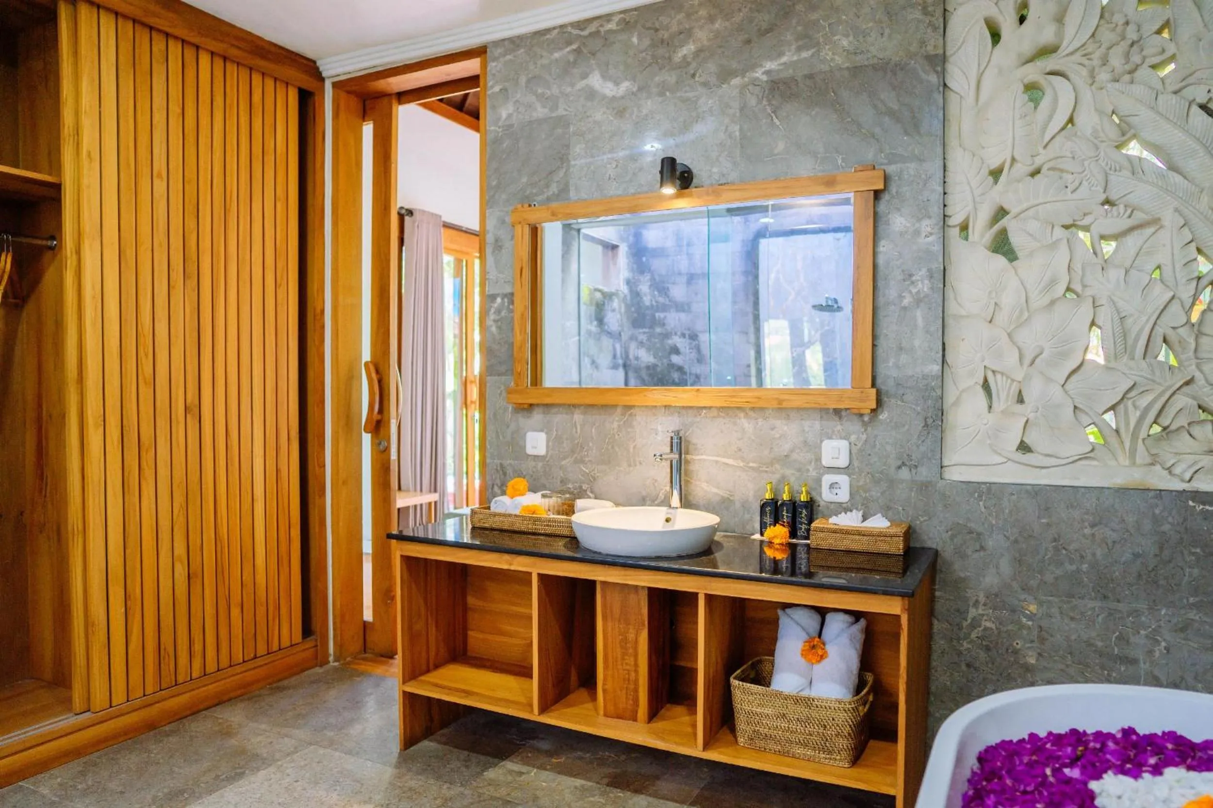 Bathroom, Bed in Ume Sri Villas Ubud