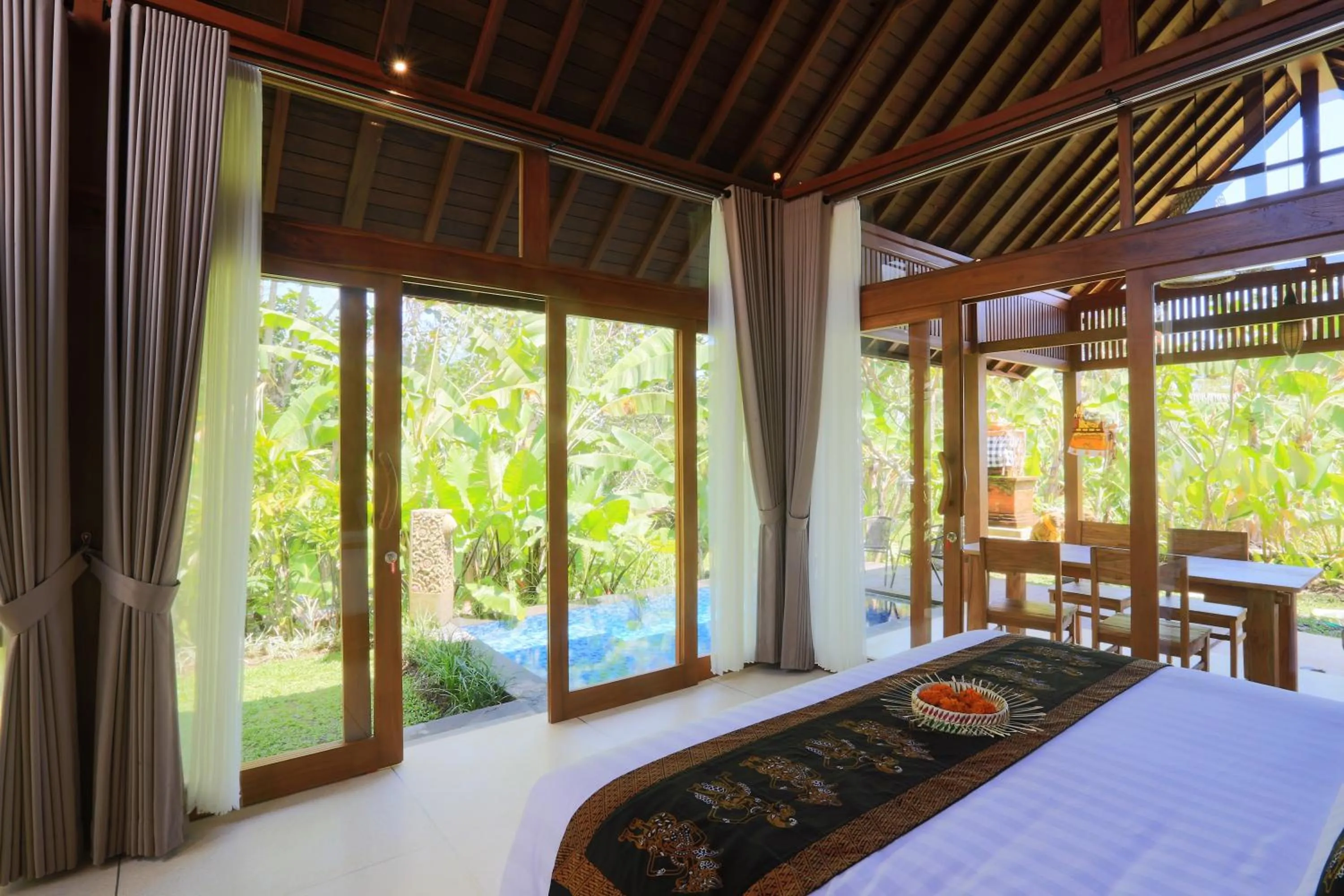Photo of the whole room, Bed in Ume Sri Villas Ubud