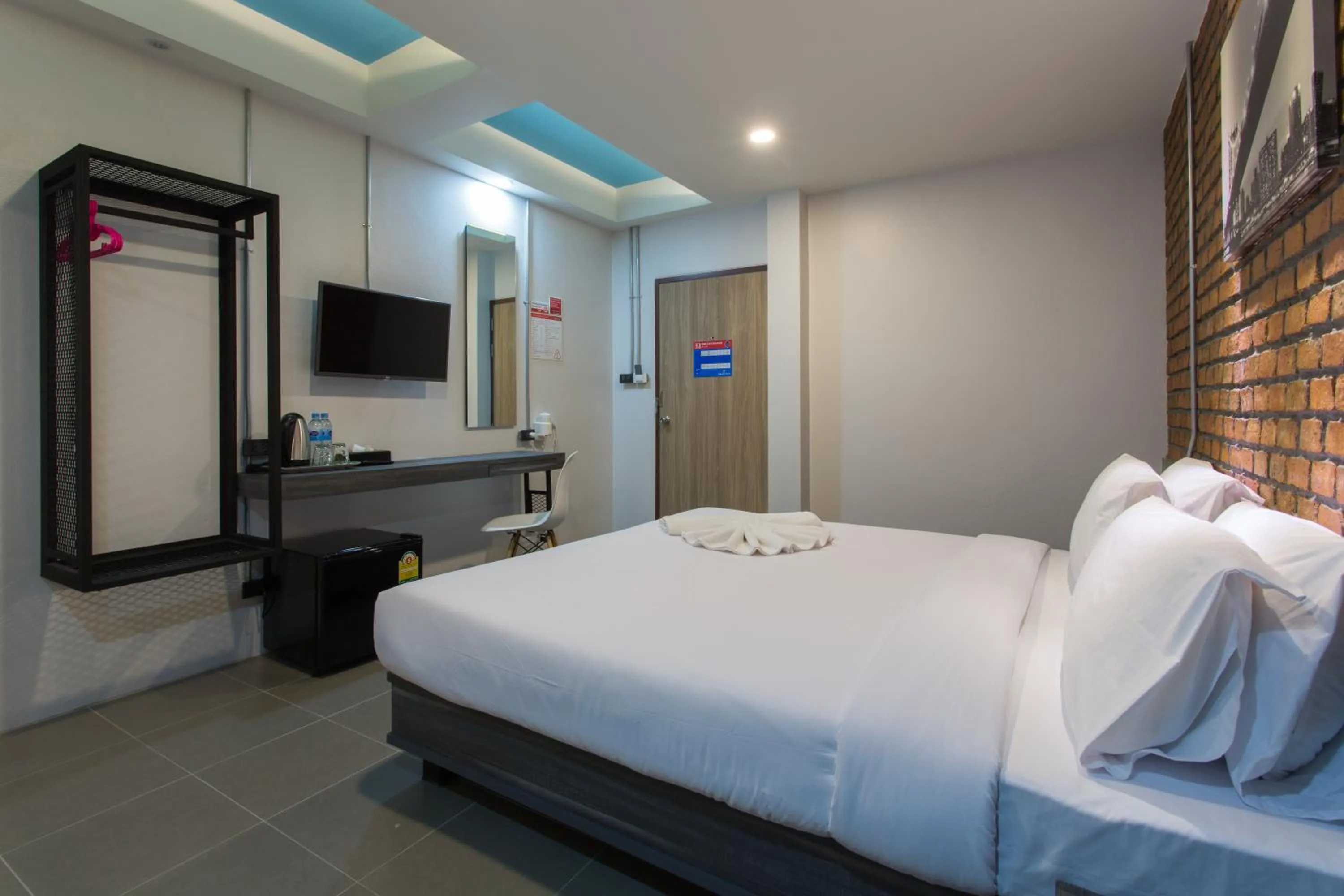 Photo of the whole room, Bed in City Hotel Krabi