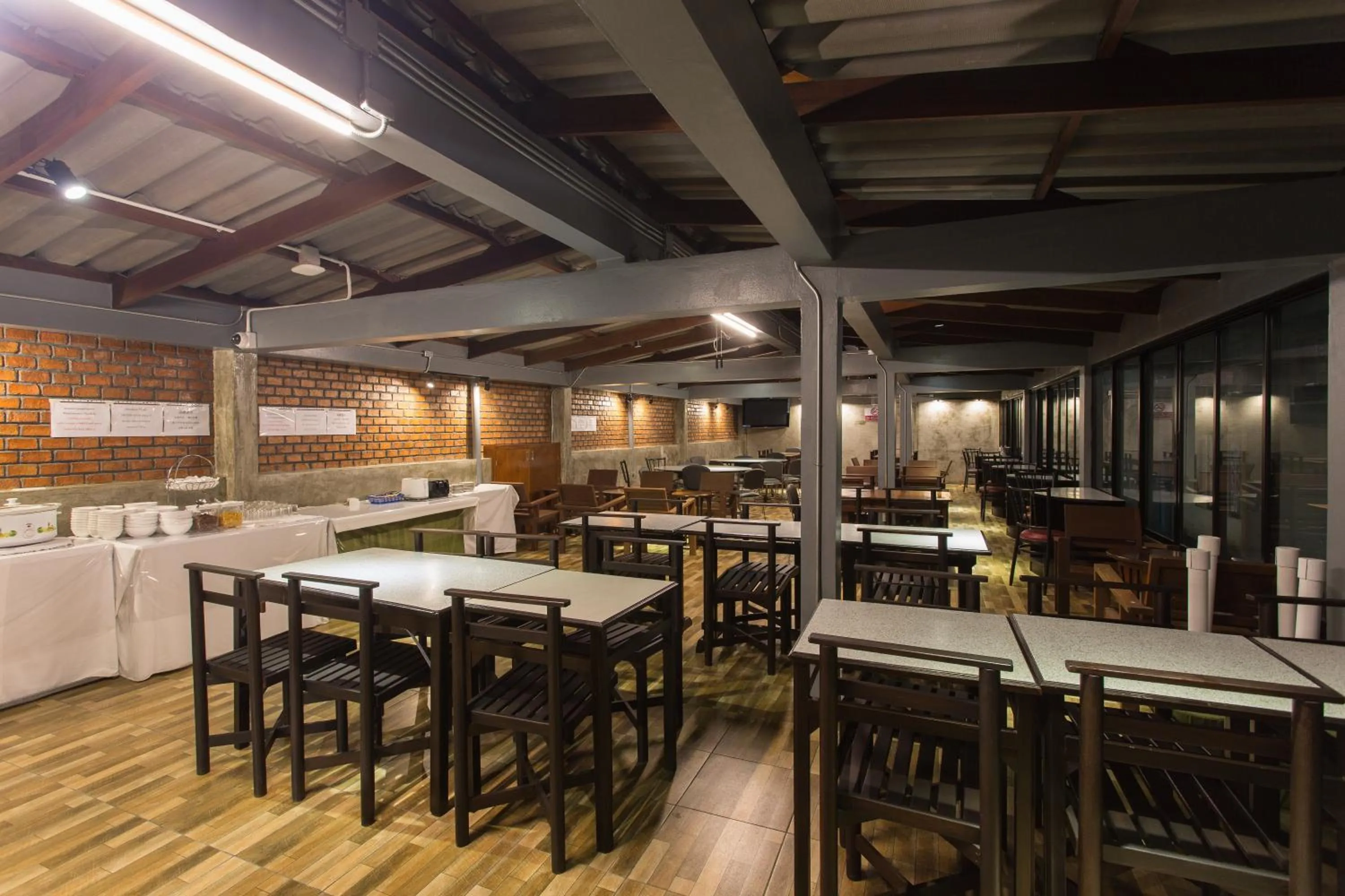 Restaurant/places to eat in City Hotel Krabi