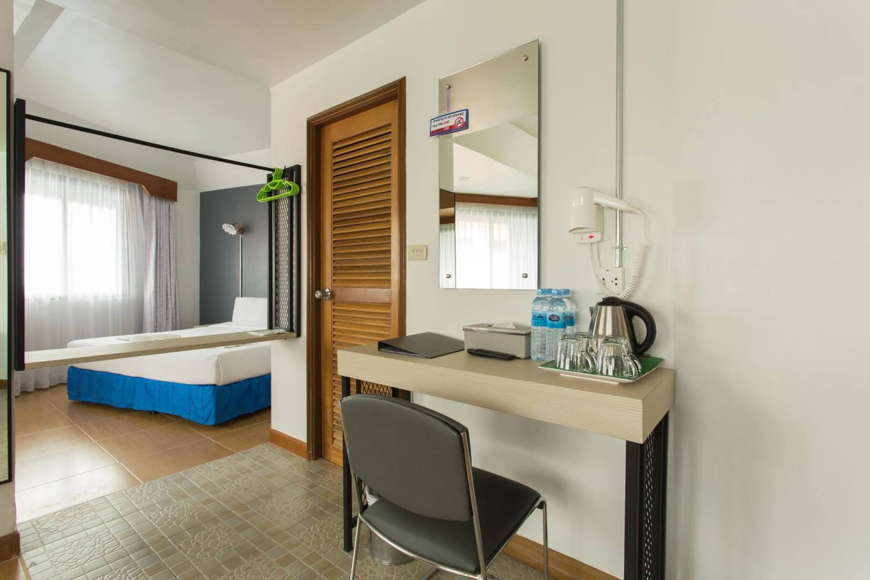 Bathroom, Bed in City Hotel Krabi