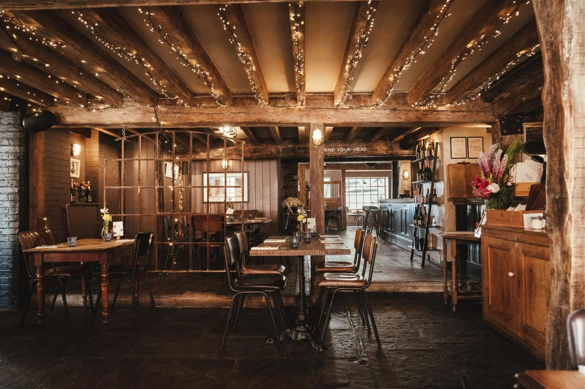 Restaurant/places to eat in The Ship Inn