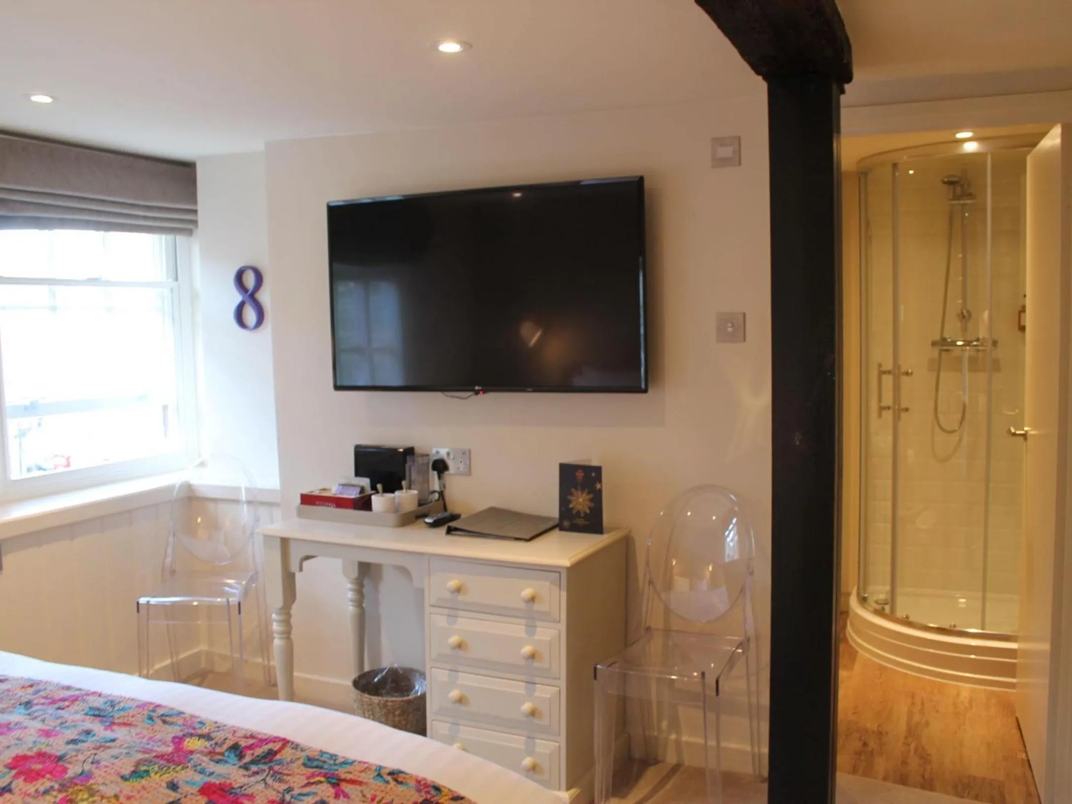 Bedroom, Bed in The Ship Inn