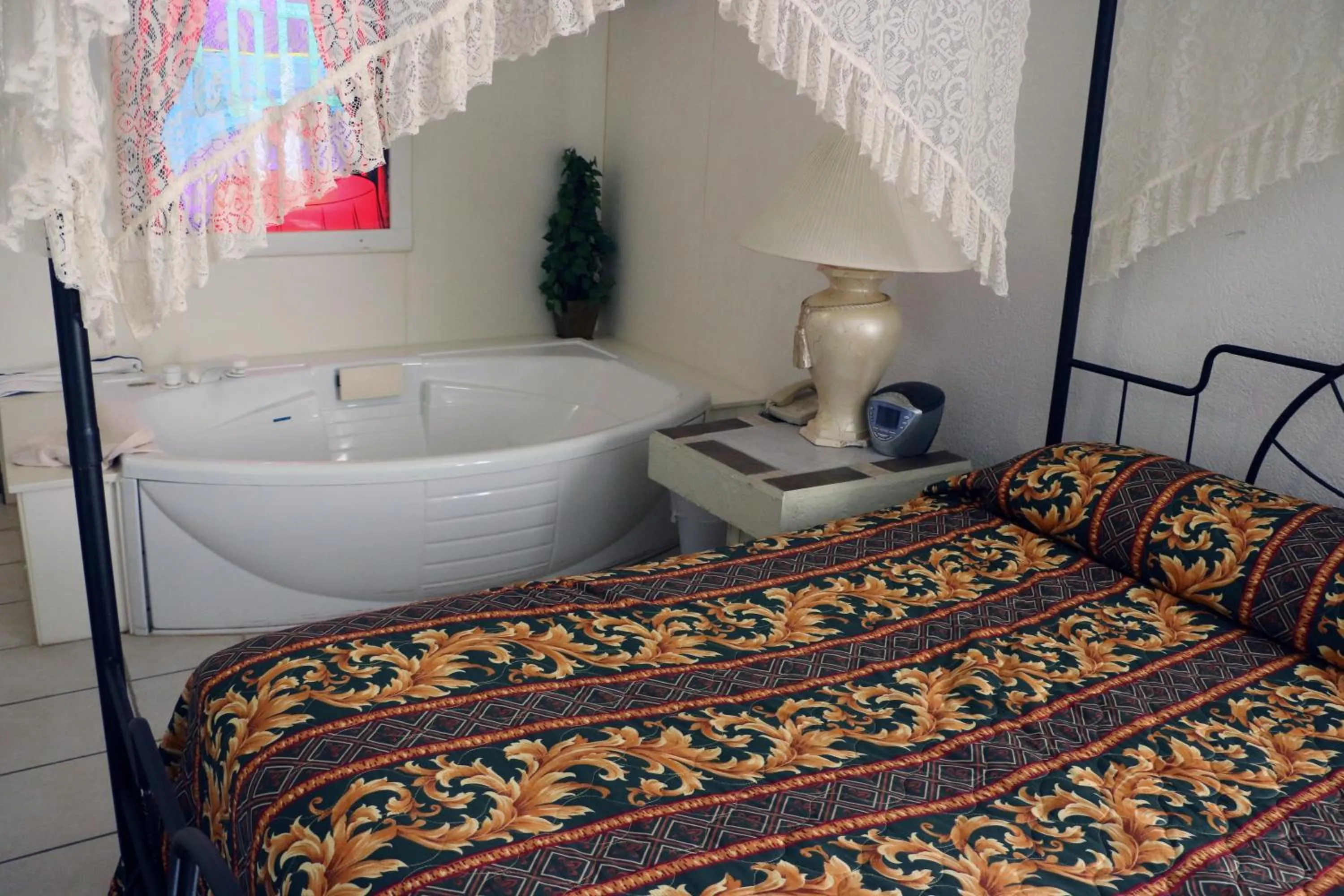 Bathroom in Bed Ford Inn