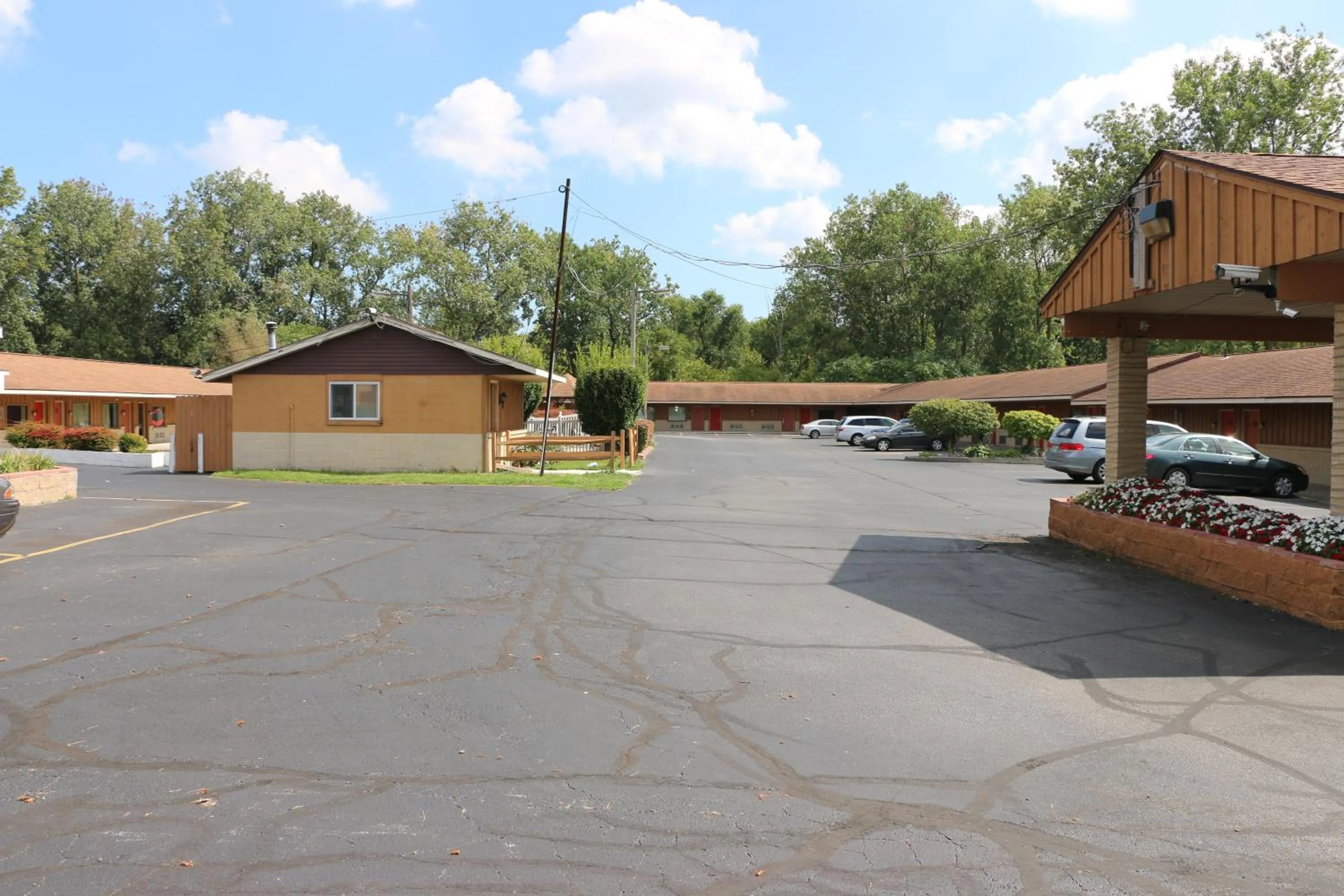 Property building in Bed Ford Inn