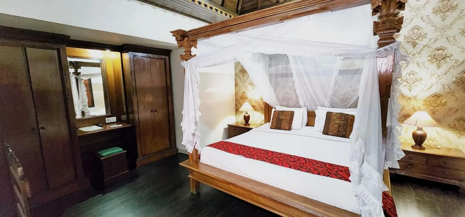 Bed in Stana Puri Gopa Hotel