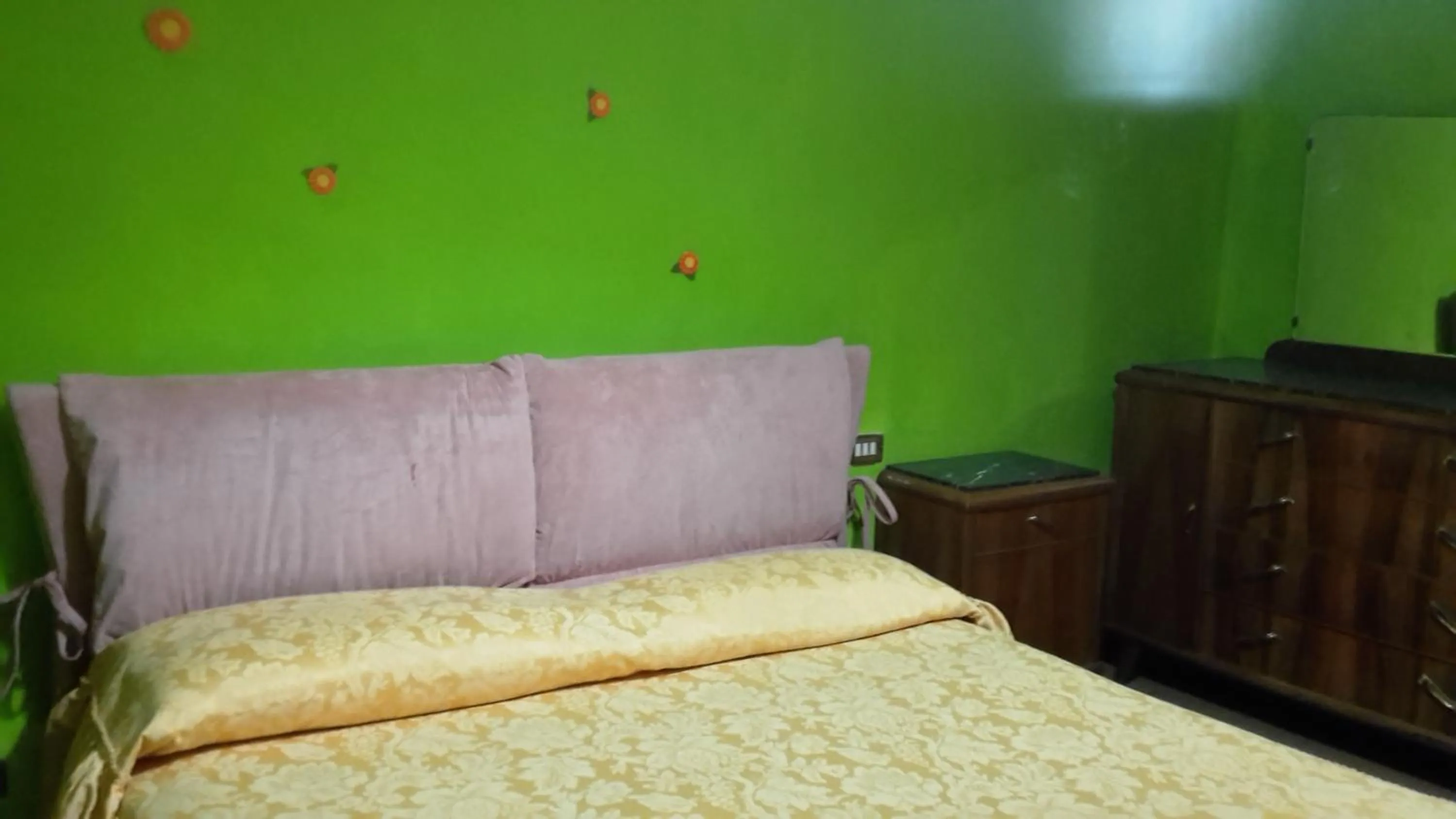 Bedroom, Bed in Gessy's