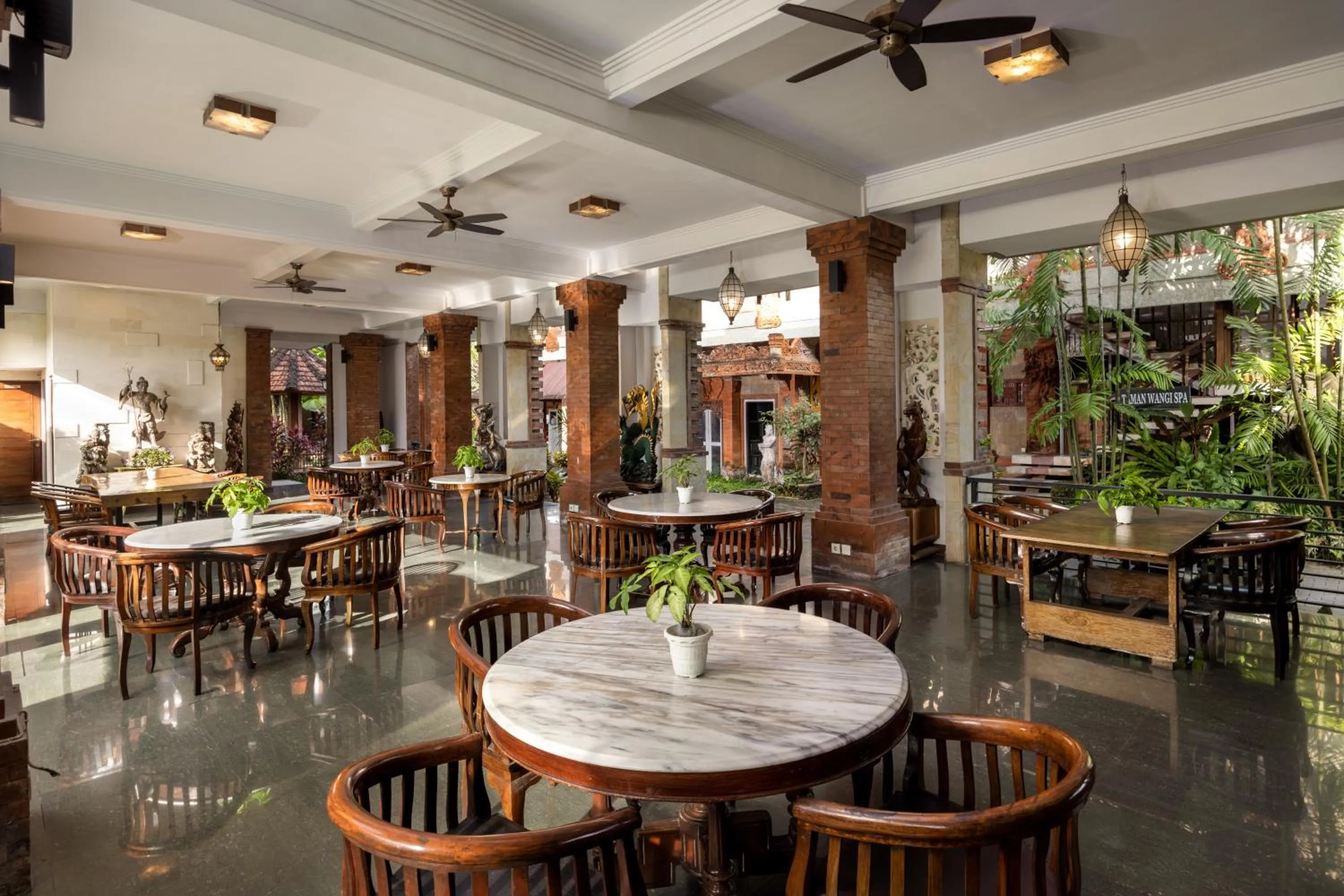 Restaurant/places to eat in Taman Harum Cottages