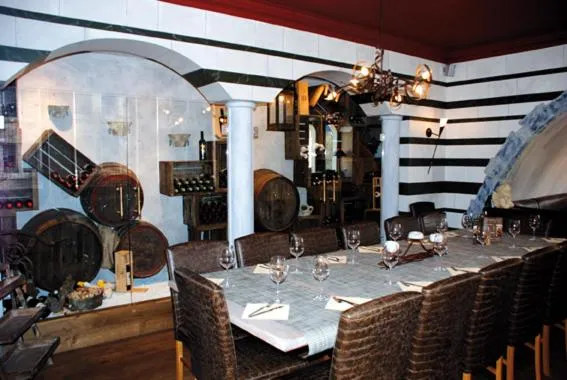 Restaurant/places to eat in Hotel Giorgi et logements insolites-jacuzzi privé