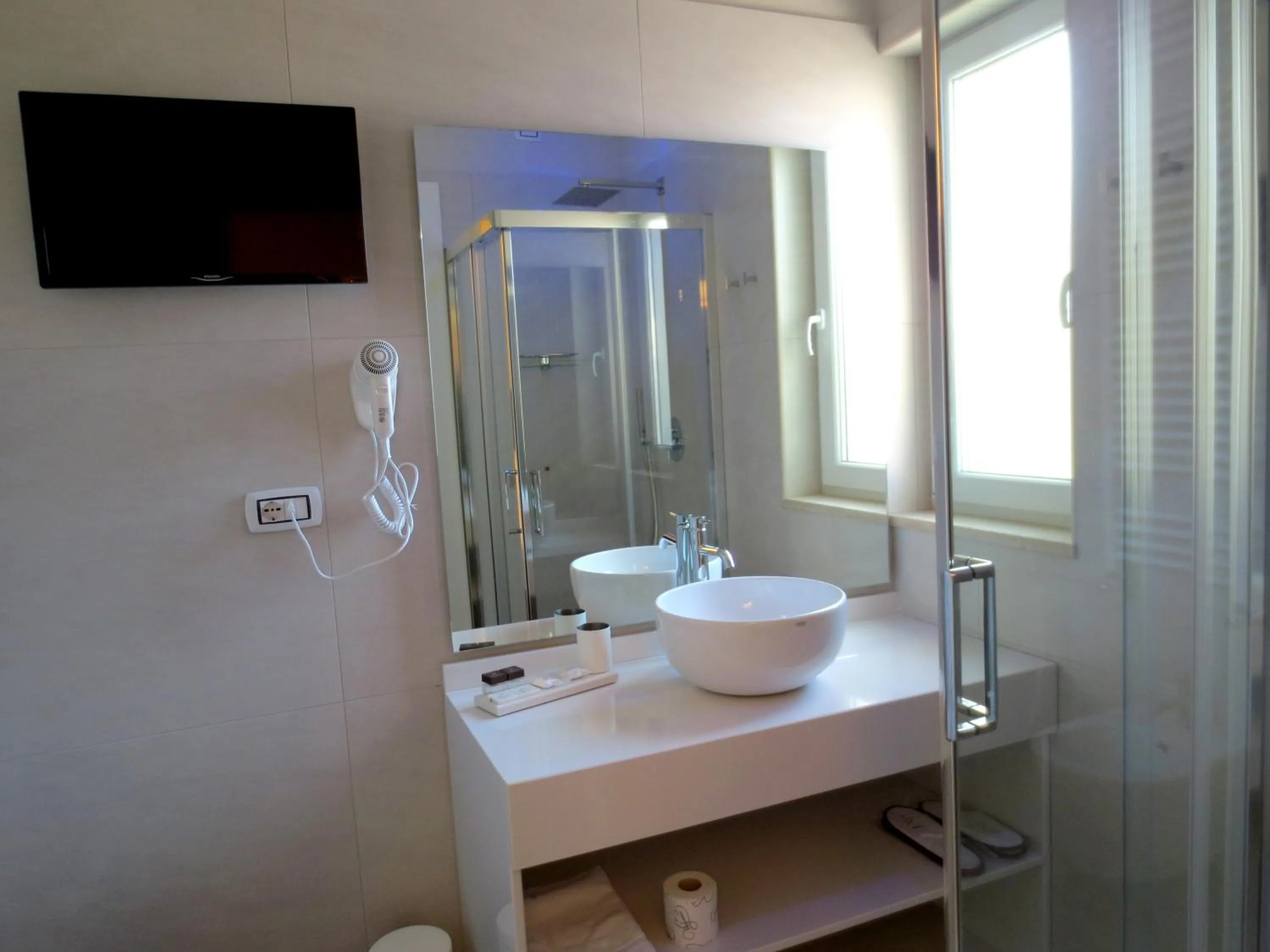 Shower in Gatto Bianco Le Terrazze