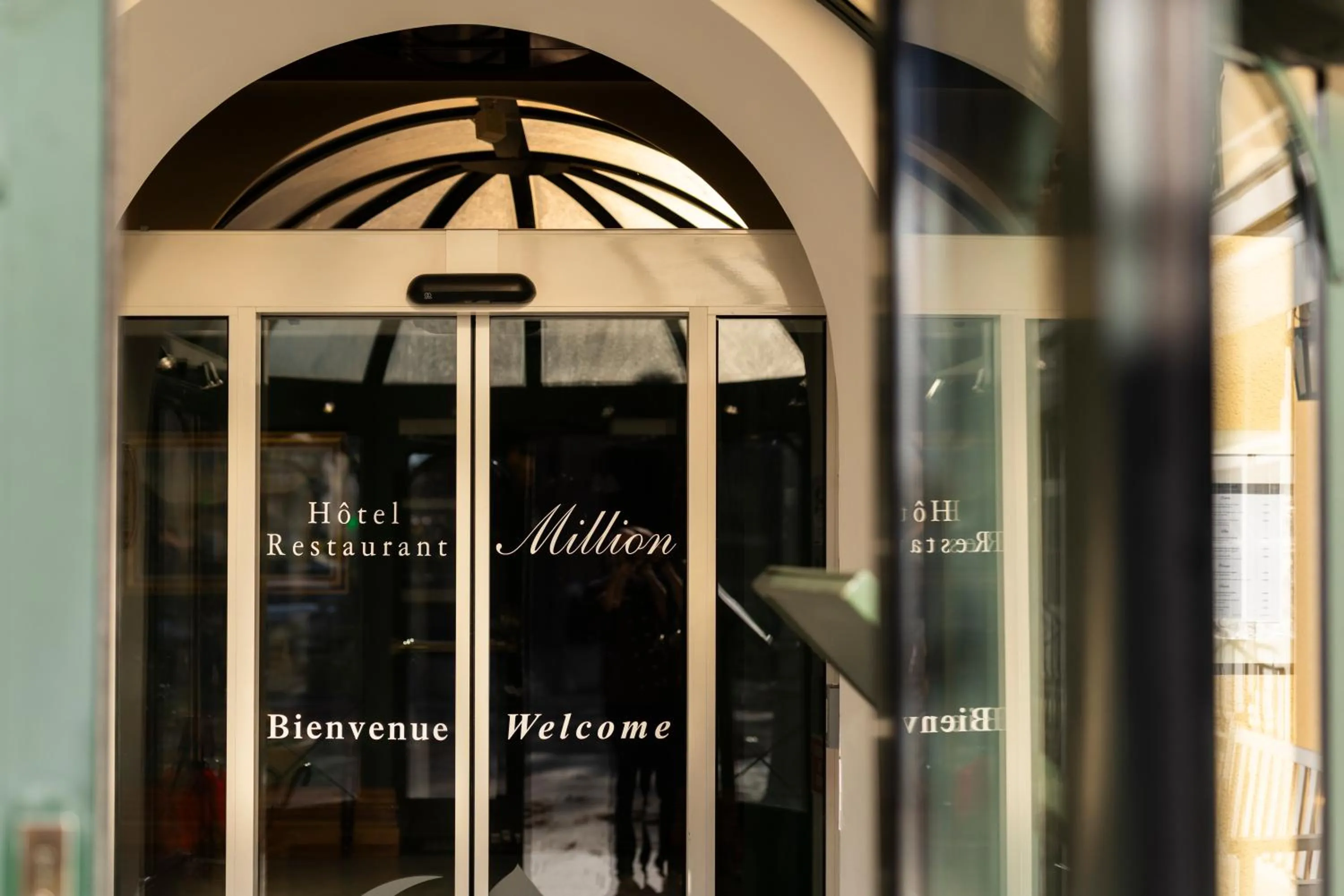 Facade/entrance in Hôtel Restaurant Million